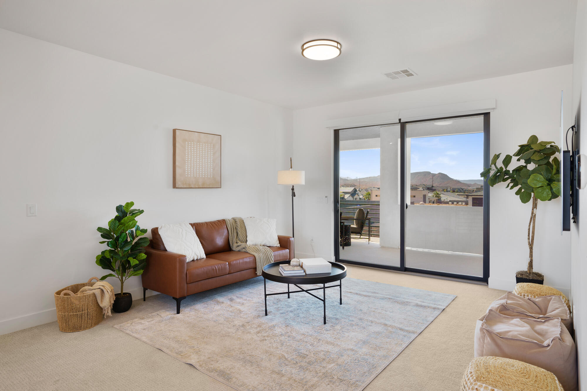 RUSTED HILLS - Residential