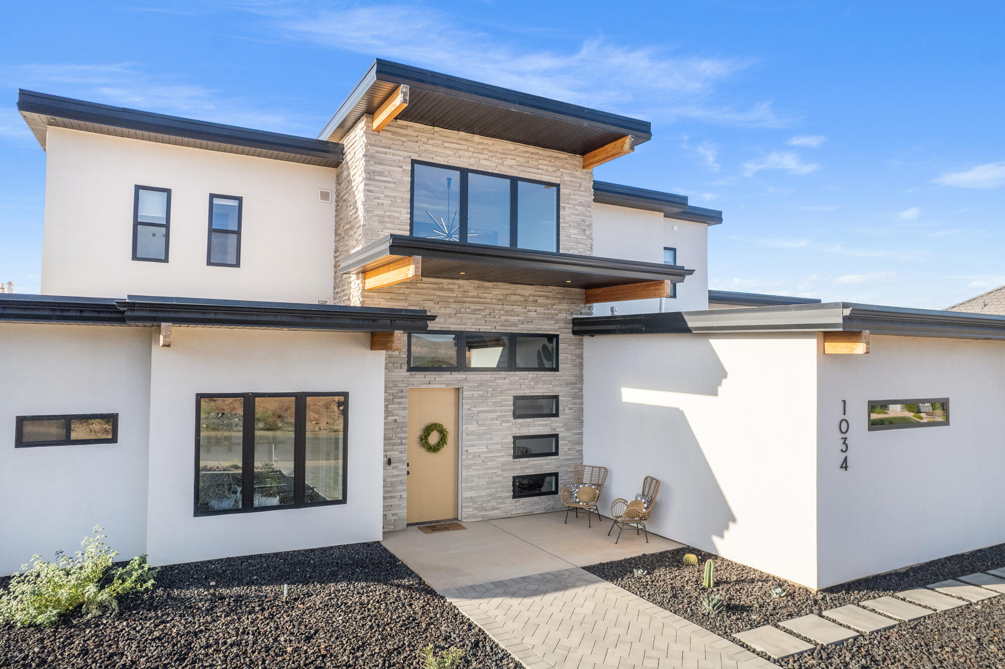 RUSTED HILLS - Residential