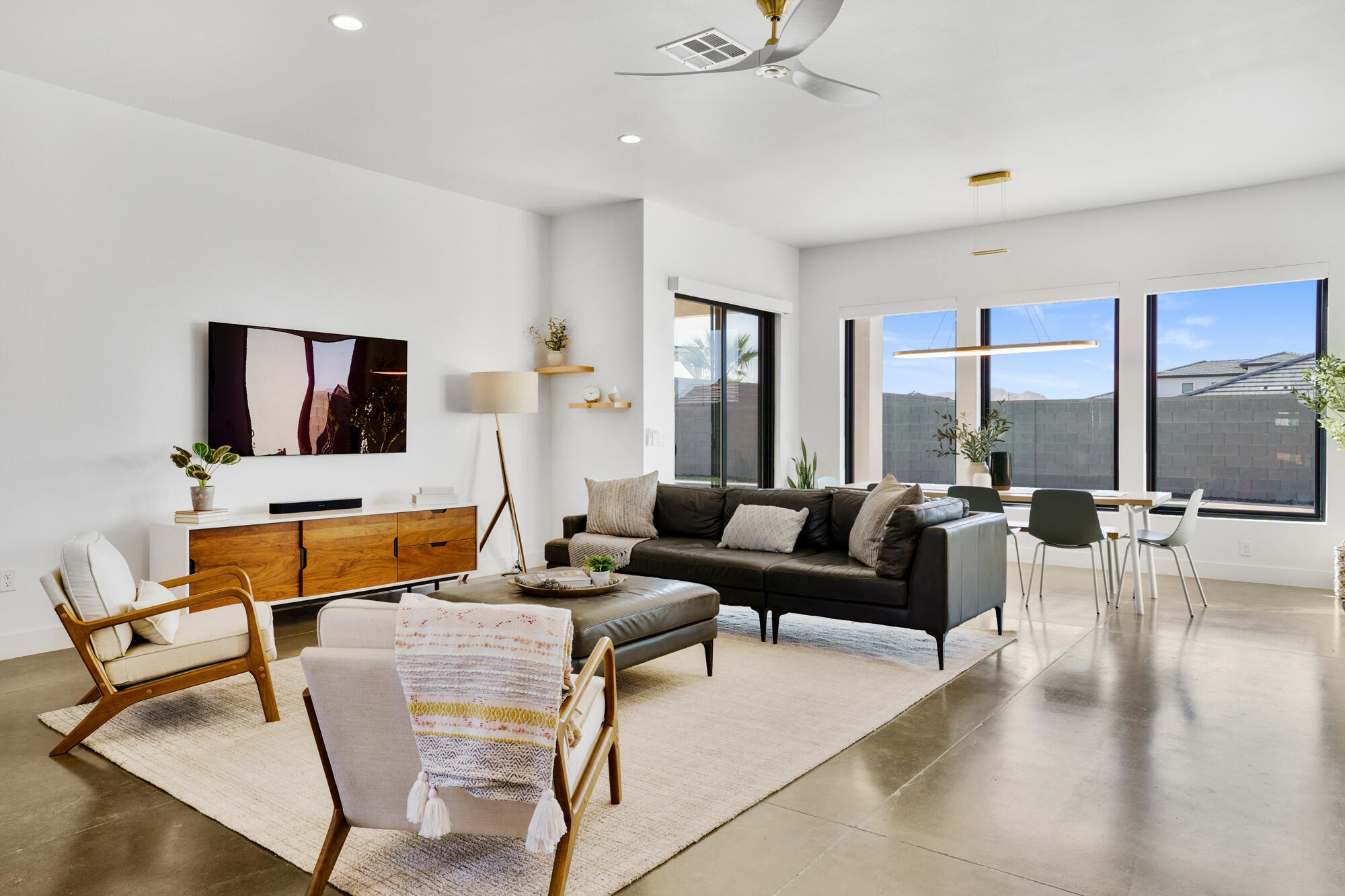 RUSTED HILLS - Residential