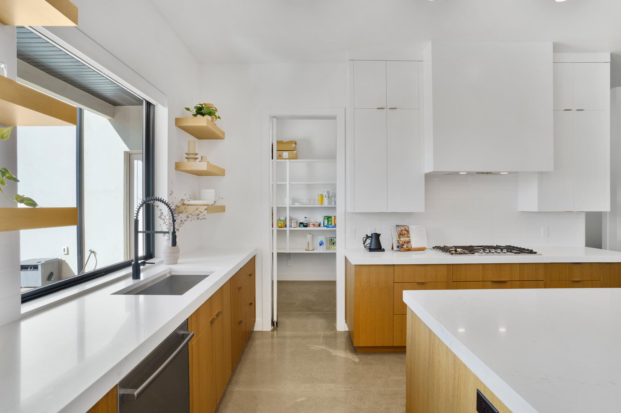 RUSTED HILLS - Residential