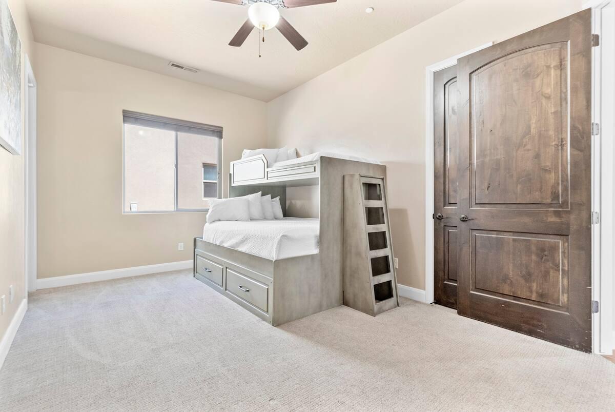 RETREAT AT SAND HOLLOW RESORT - Residential