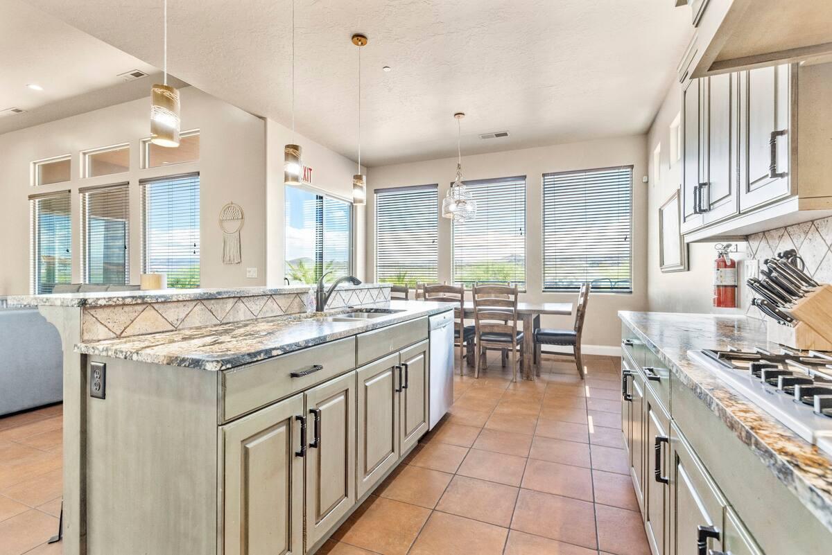 RETREAT AT SAND HOLLOW RESORT - Residential