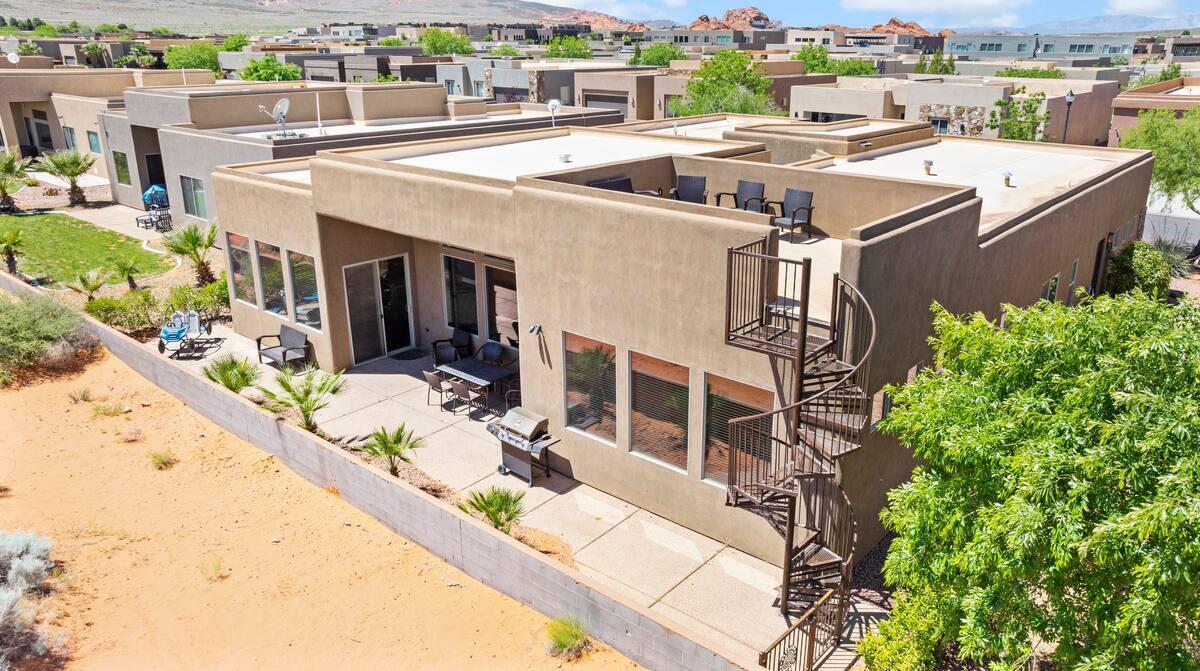 RETREAT AT SAND HOLLOW RESORT - Residential