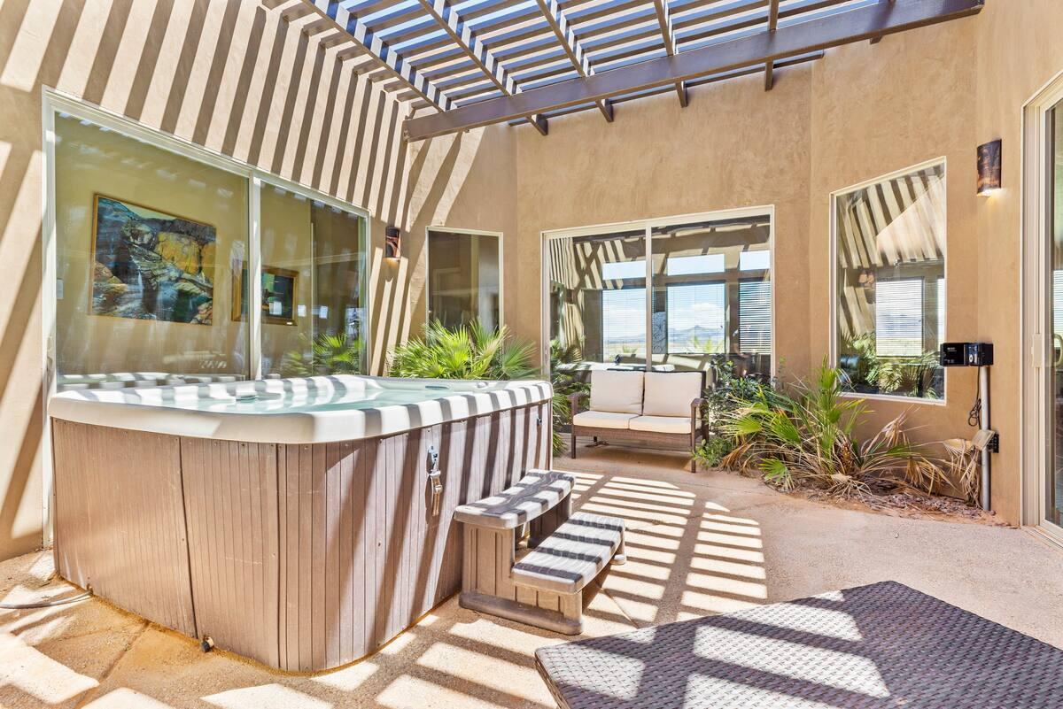 RETREAT AT SAND HOLLOW RESORT - Residential