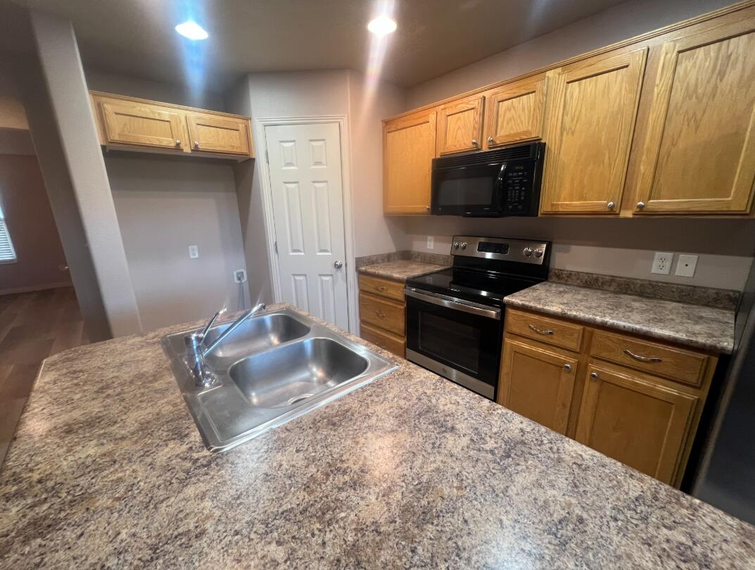 HIDDEN VALLEY TOWN HOMES - Residential