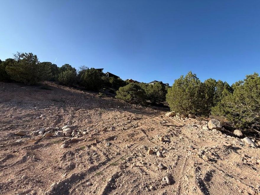 Beautiful lot, and beautiful mountain view in Saddleback Ridge!