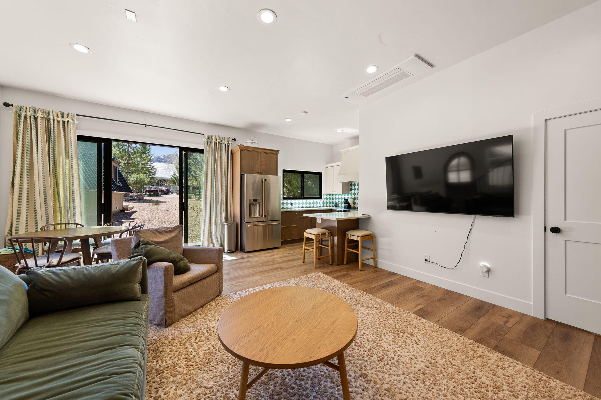 MOUNTAIN VIEW ESTATES - Residential