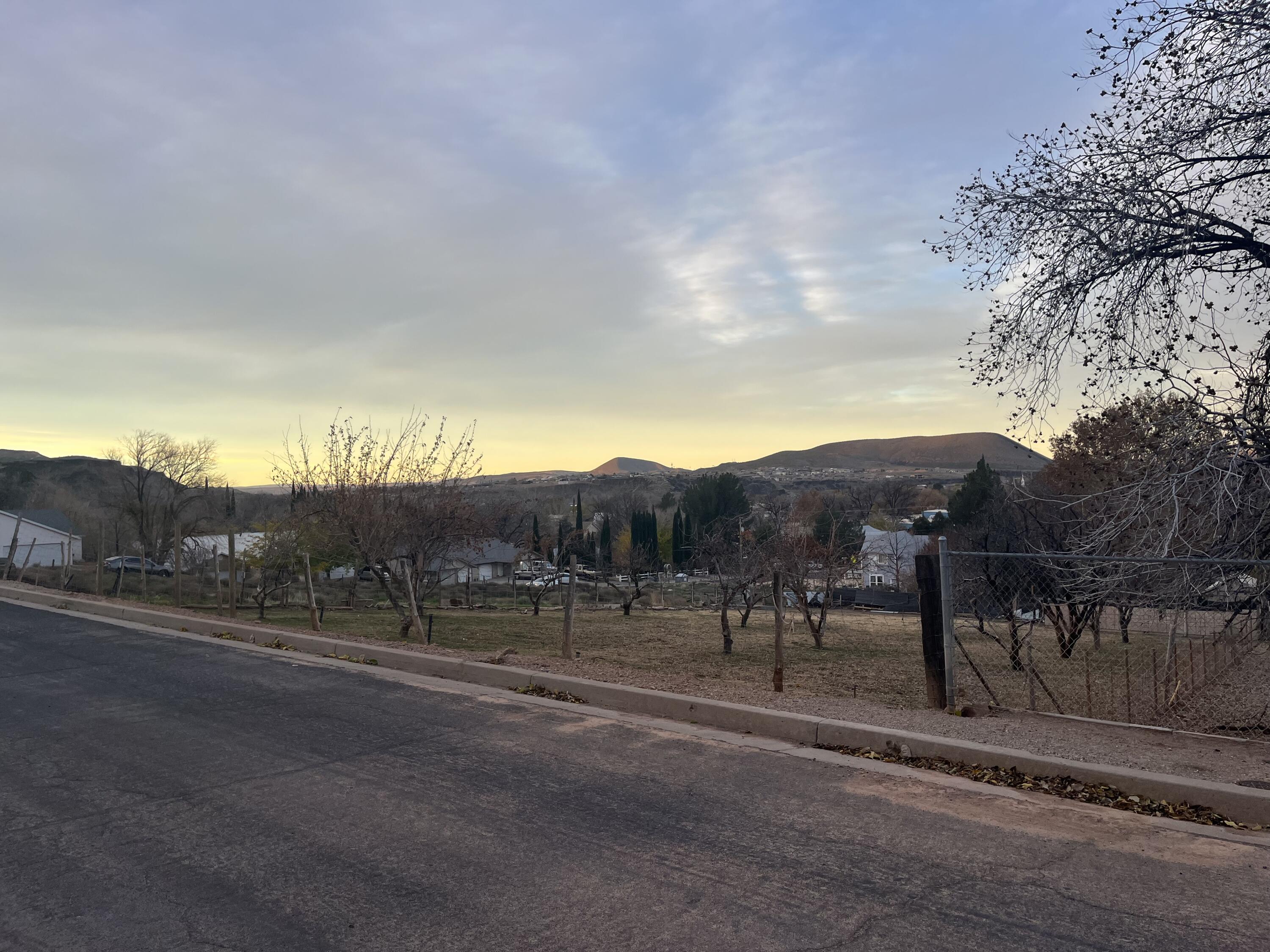 LAVERKIN TOWNSITE AND FIELD - Land