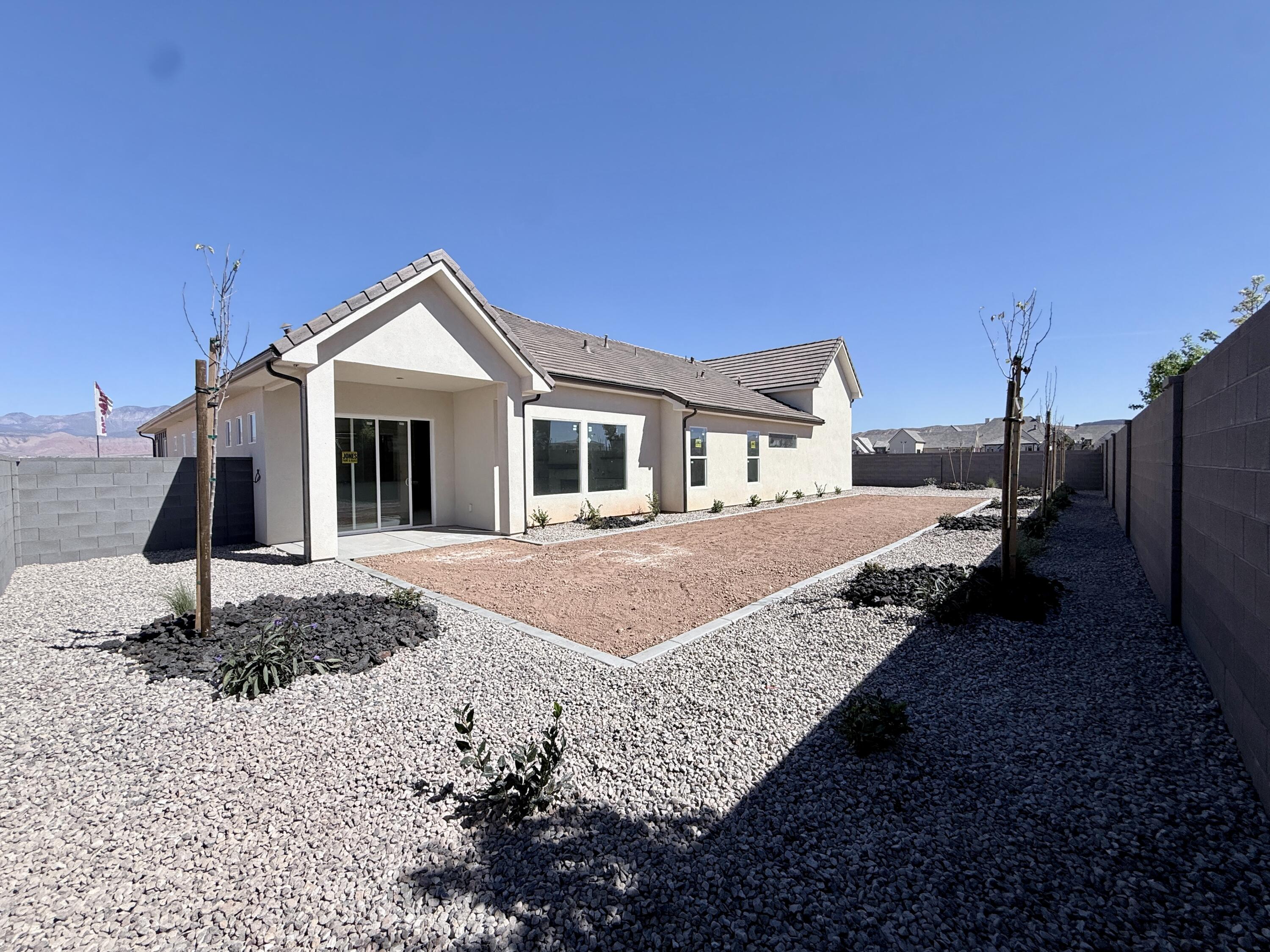 FRANKLIN FIELDS - Residential