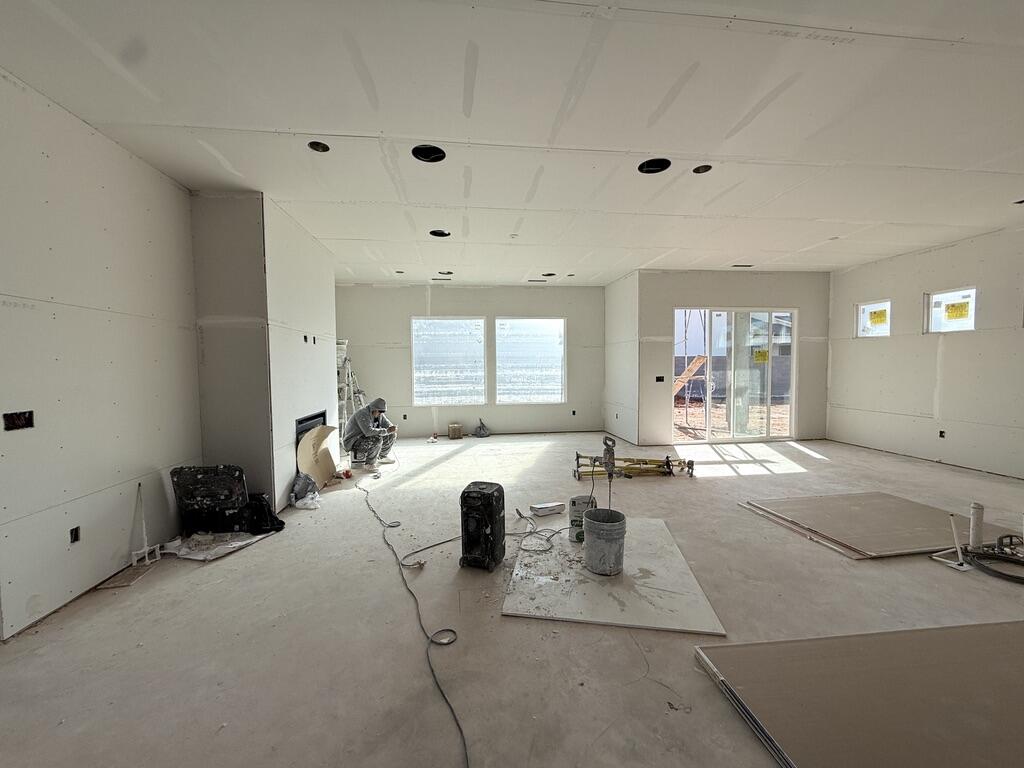 FRANKLIN FIELDS - Residential