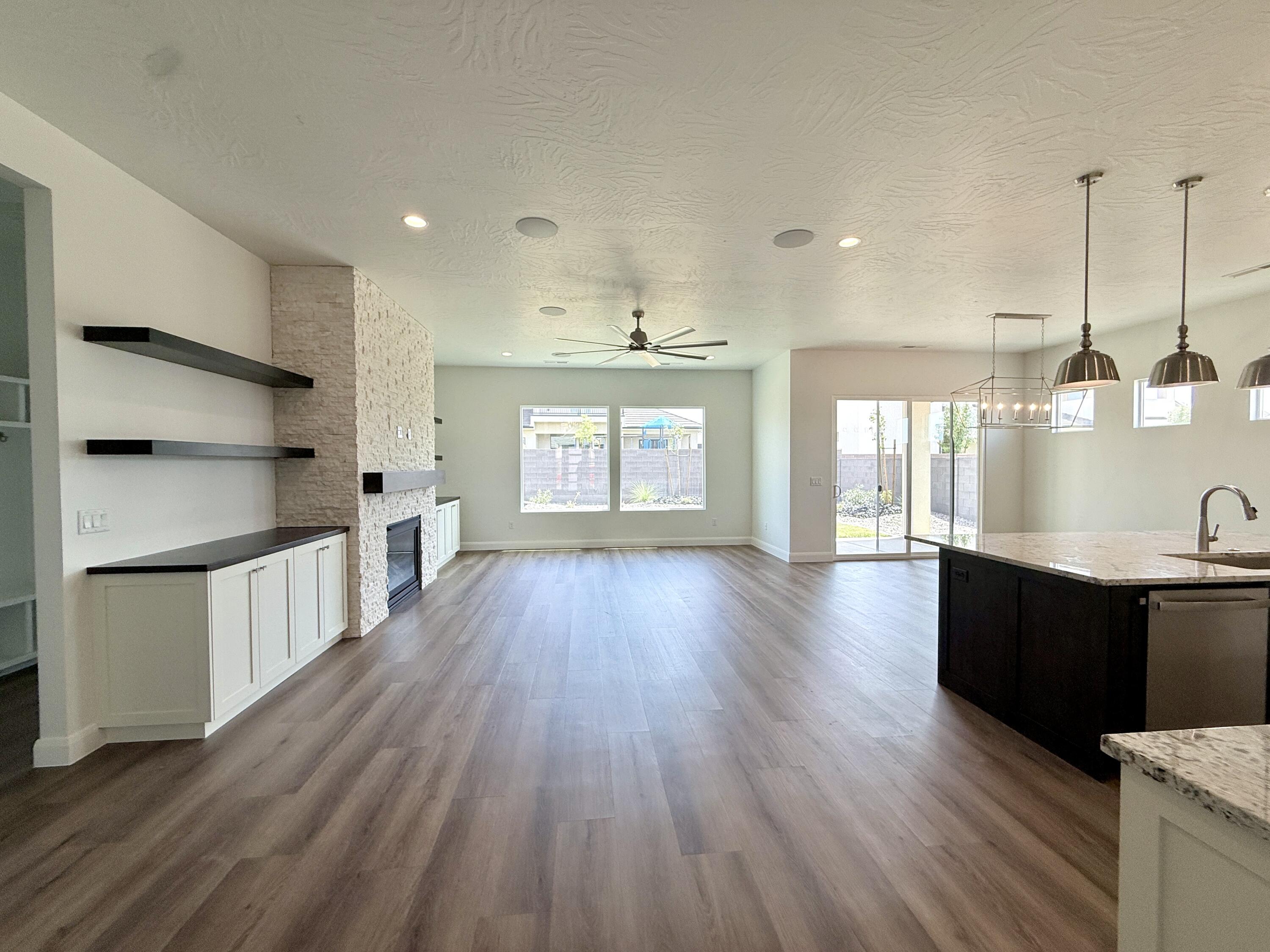 FRANKLIN FIELDS - Residential