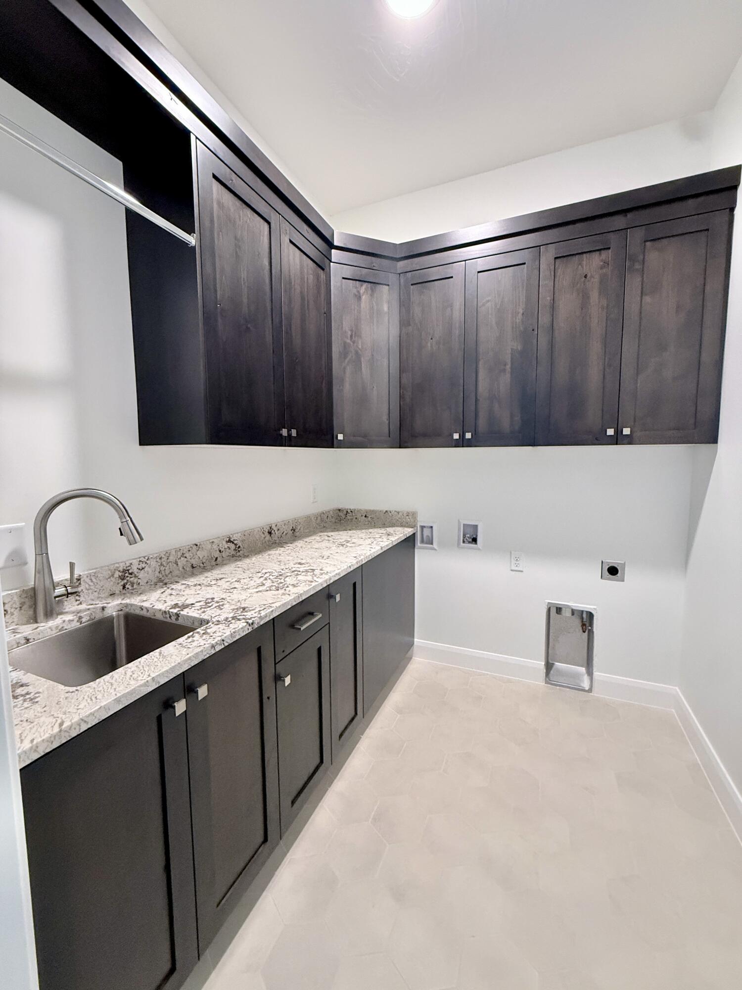 FRANKLIN FIELDS - Residential
