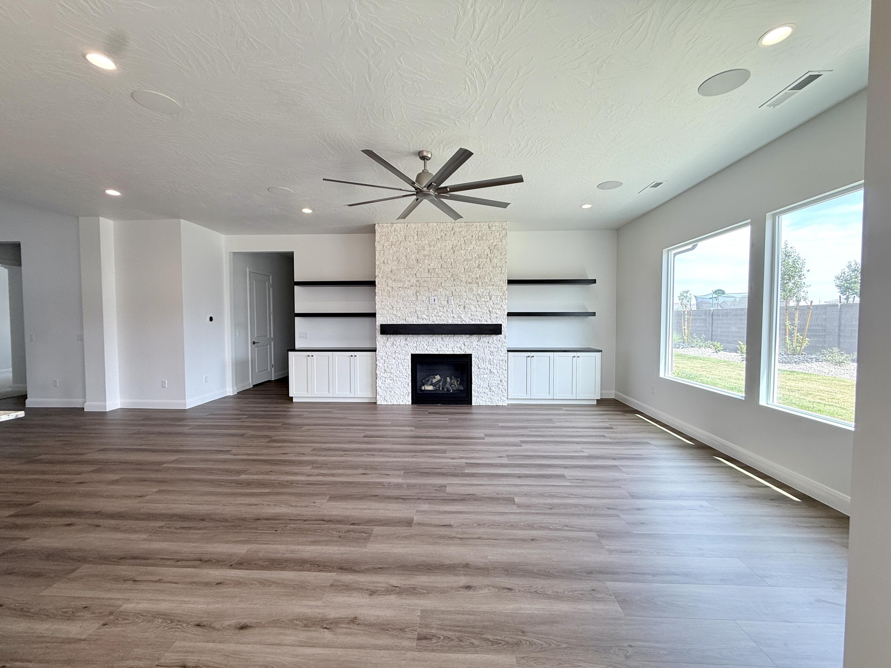 FRANKLIN FIELDS - Residential