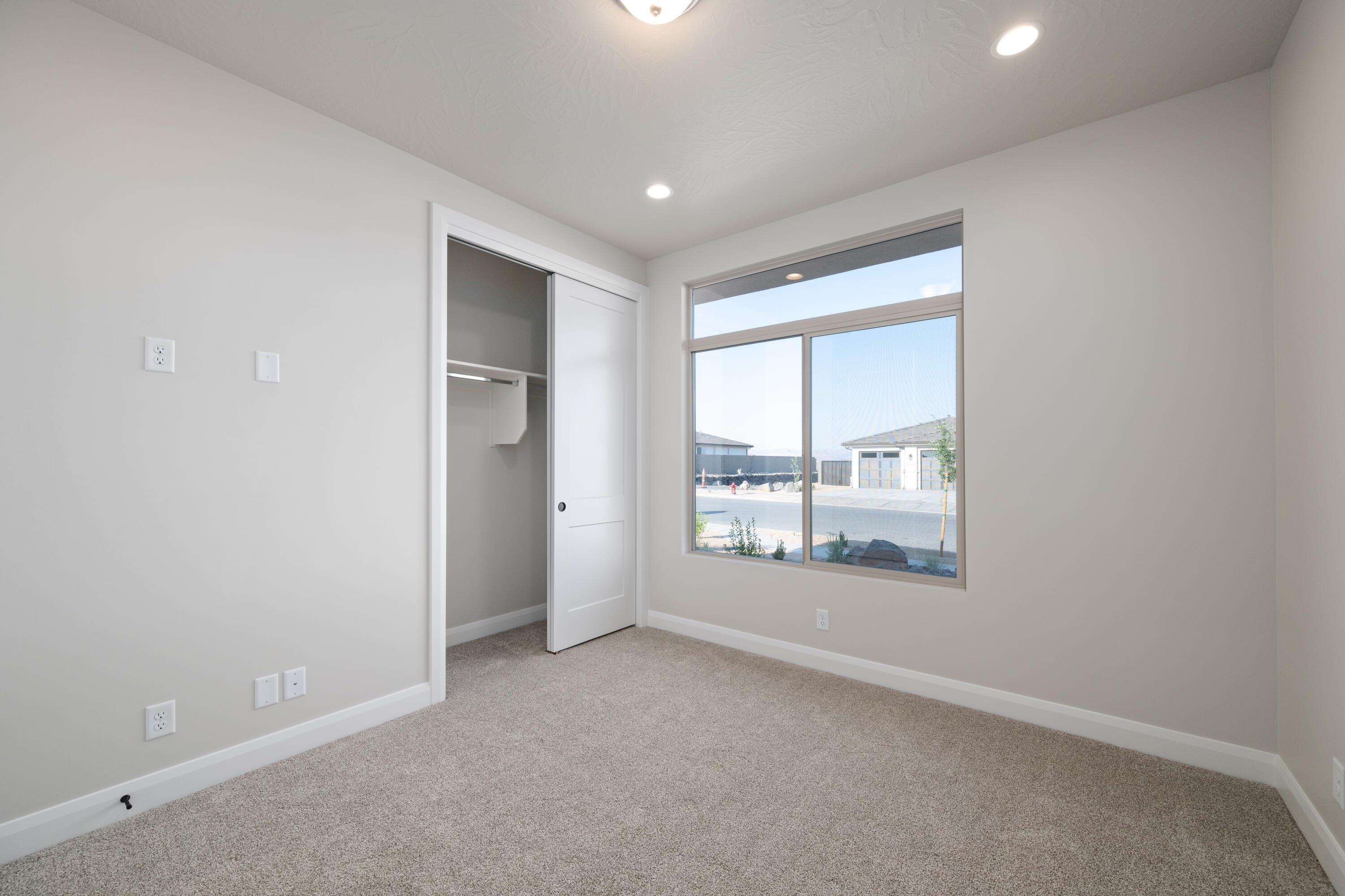 SOLIS AT CORAL CANYON - Residential