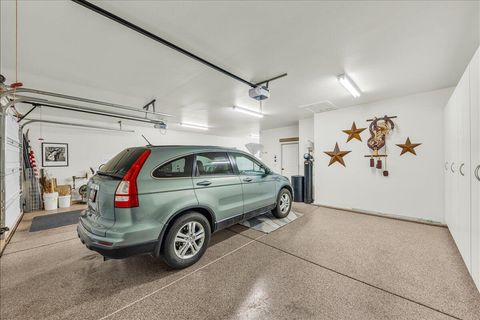 Tiny photo for 1539 W HEATHERGLEN DR, Saint George, UT 84790 (MLS # 26-270932)