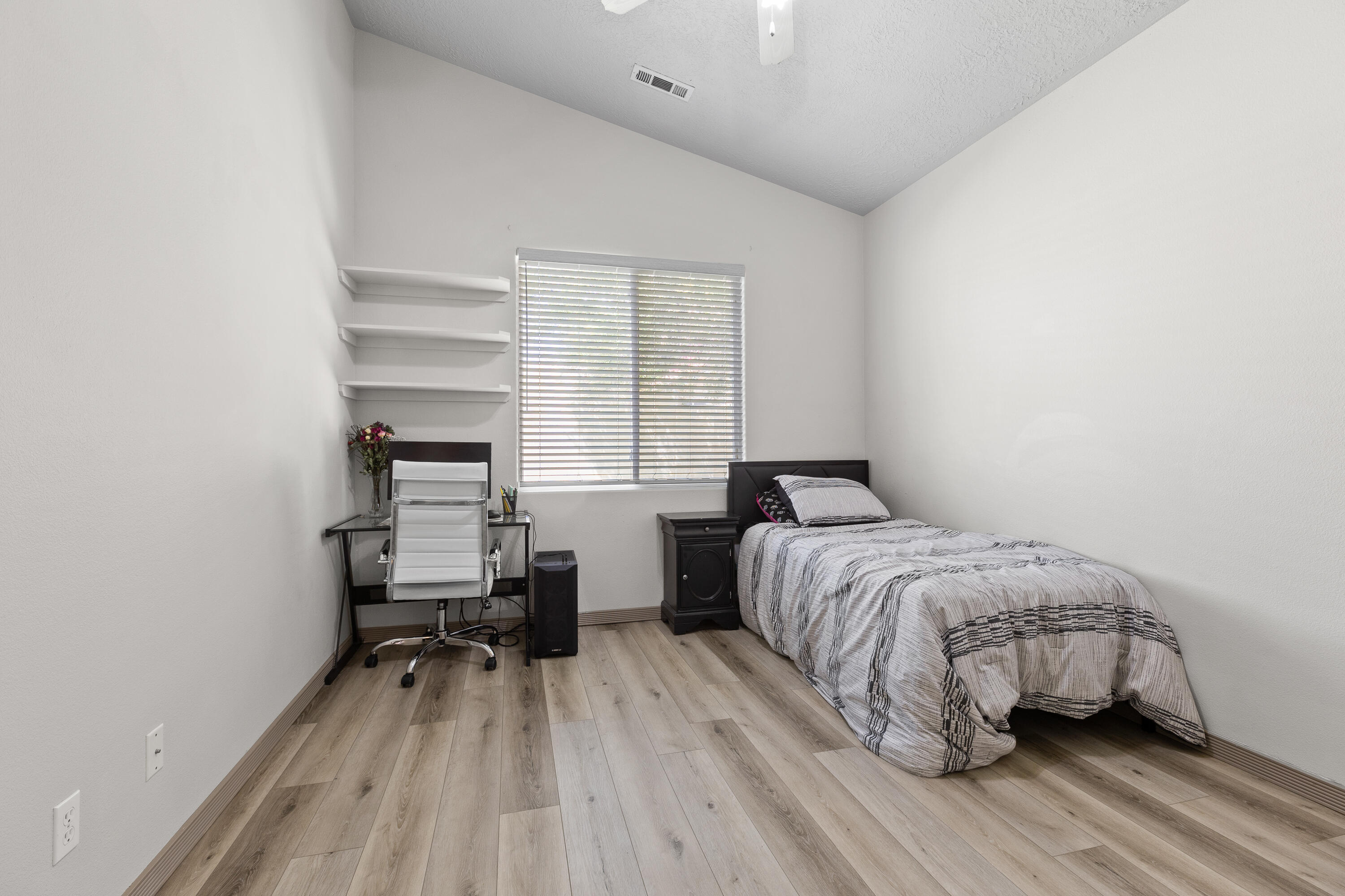 RIVERWOOD TOWNHOMES - Residential