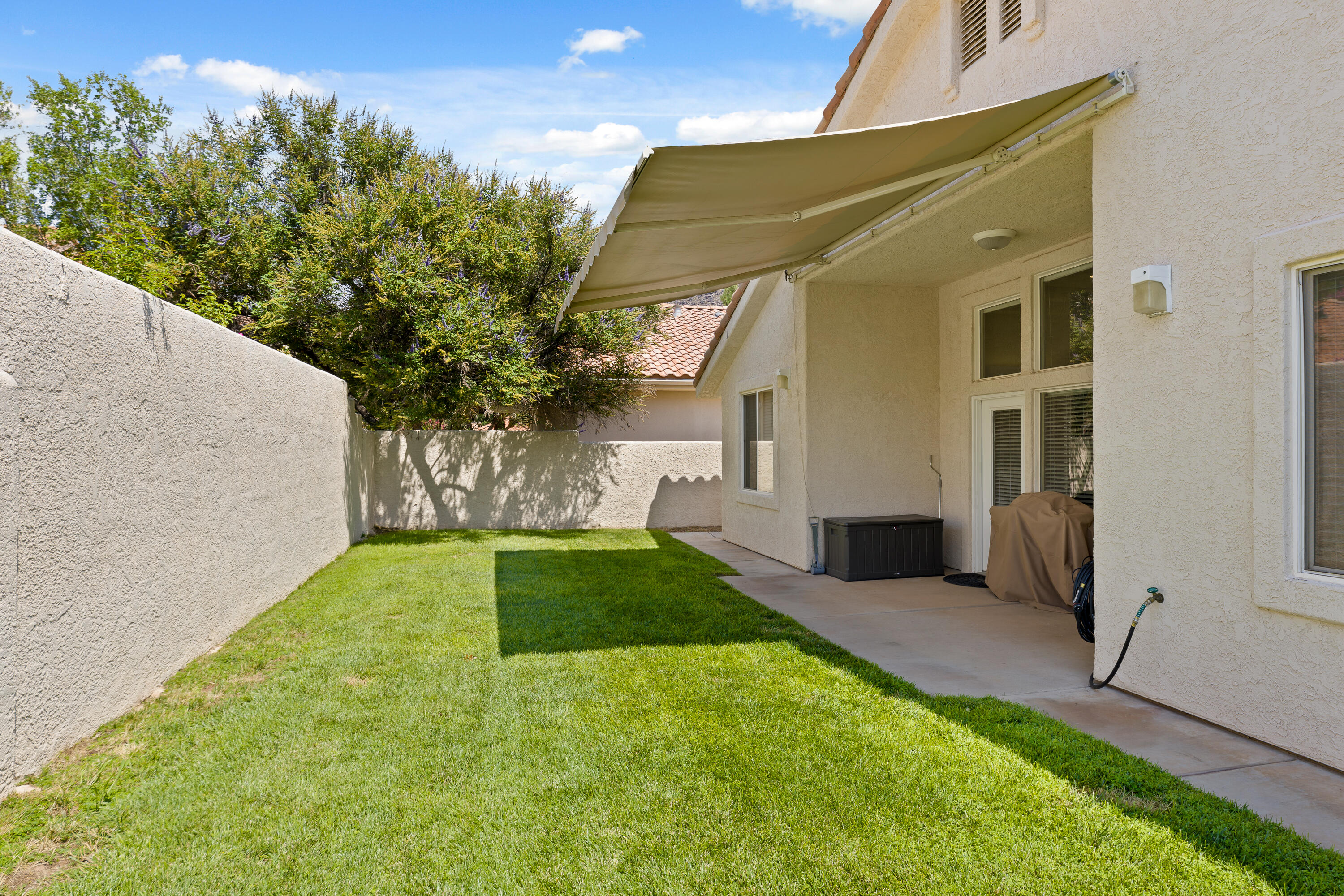 RIVERWOOD TOWNHOMES - Residential