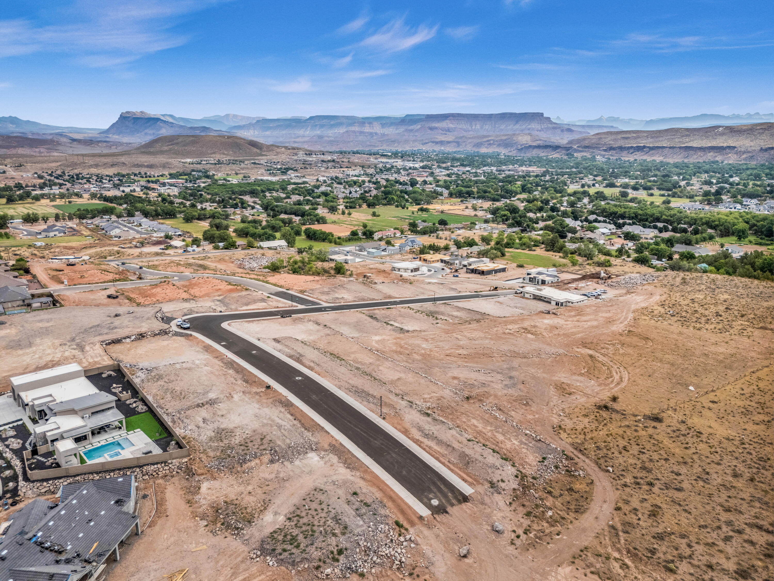 MOUNTAIN VIEW ESTATES - Land