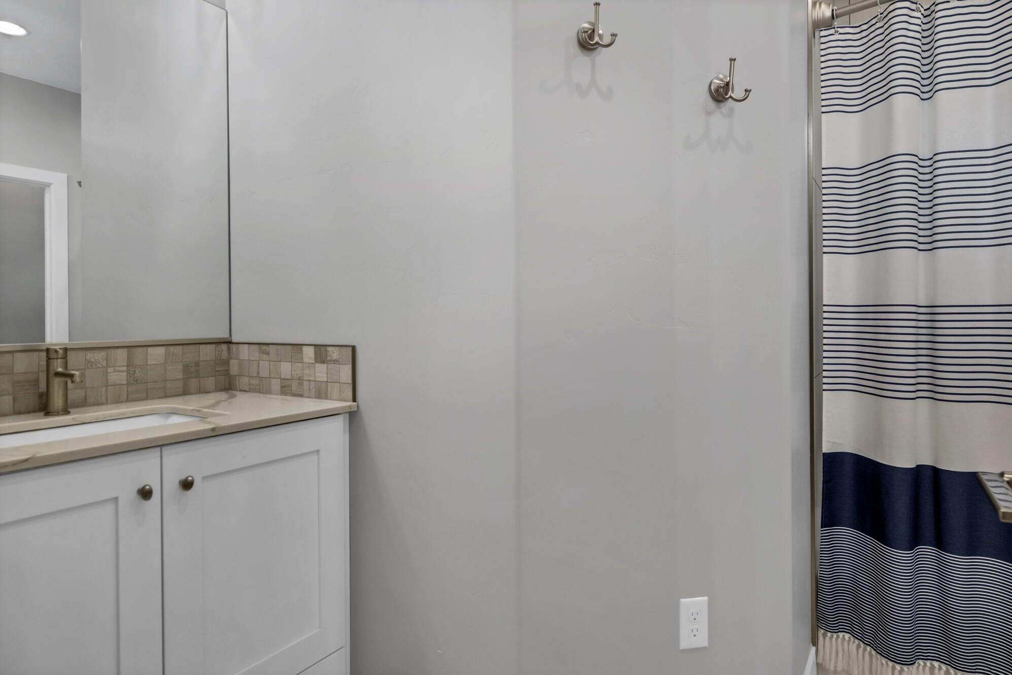 DESERT PLATEAU - Residential