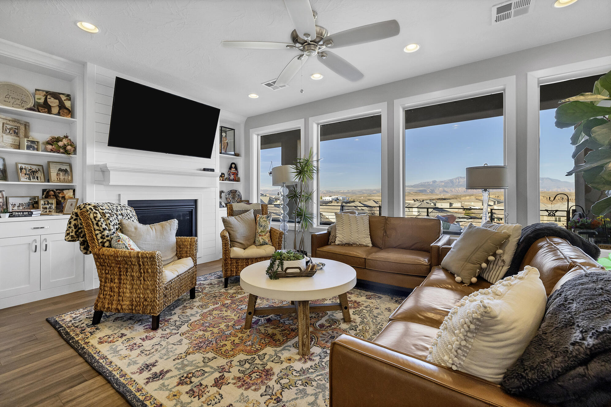 DESERT PLATEAU - Residential