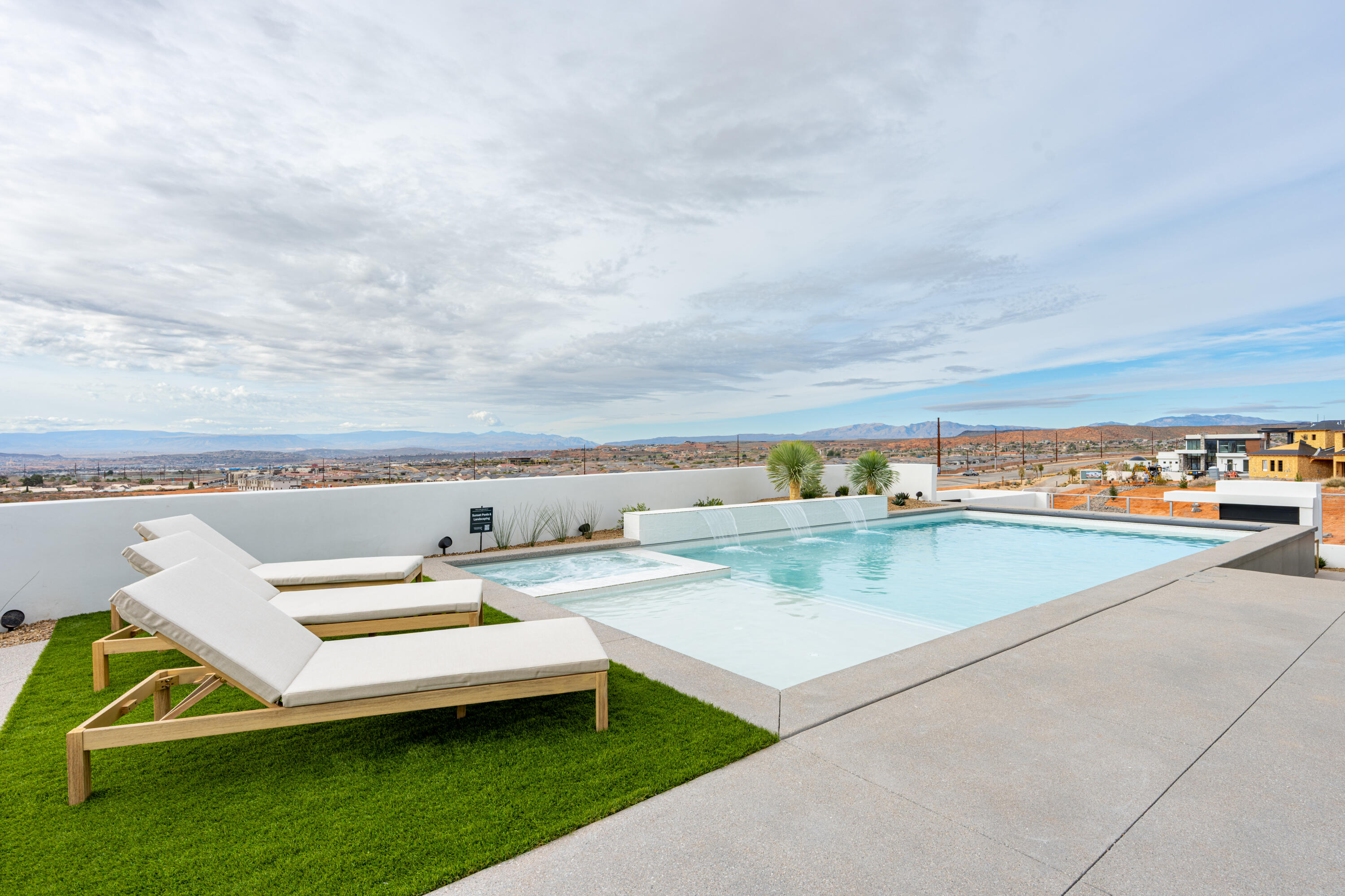 SOLENTE VILLAGE - Residential