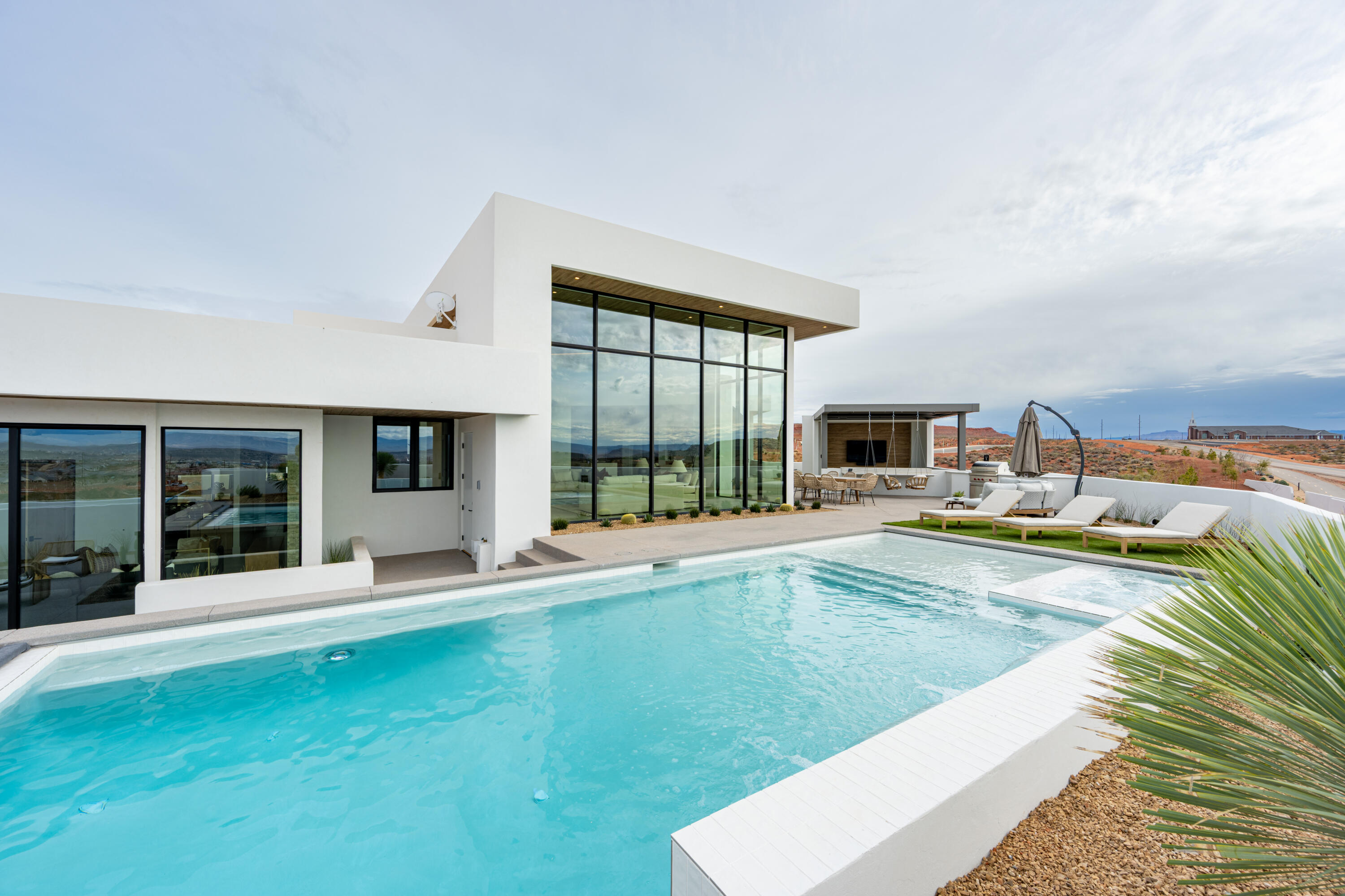 SOLENTE VILLAGE - Residential