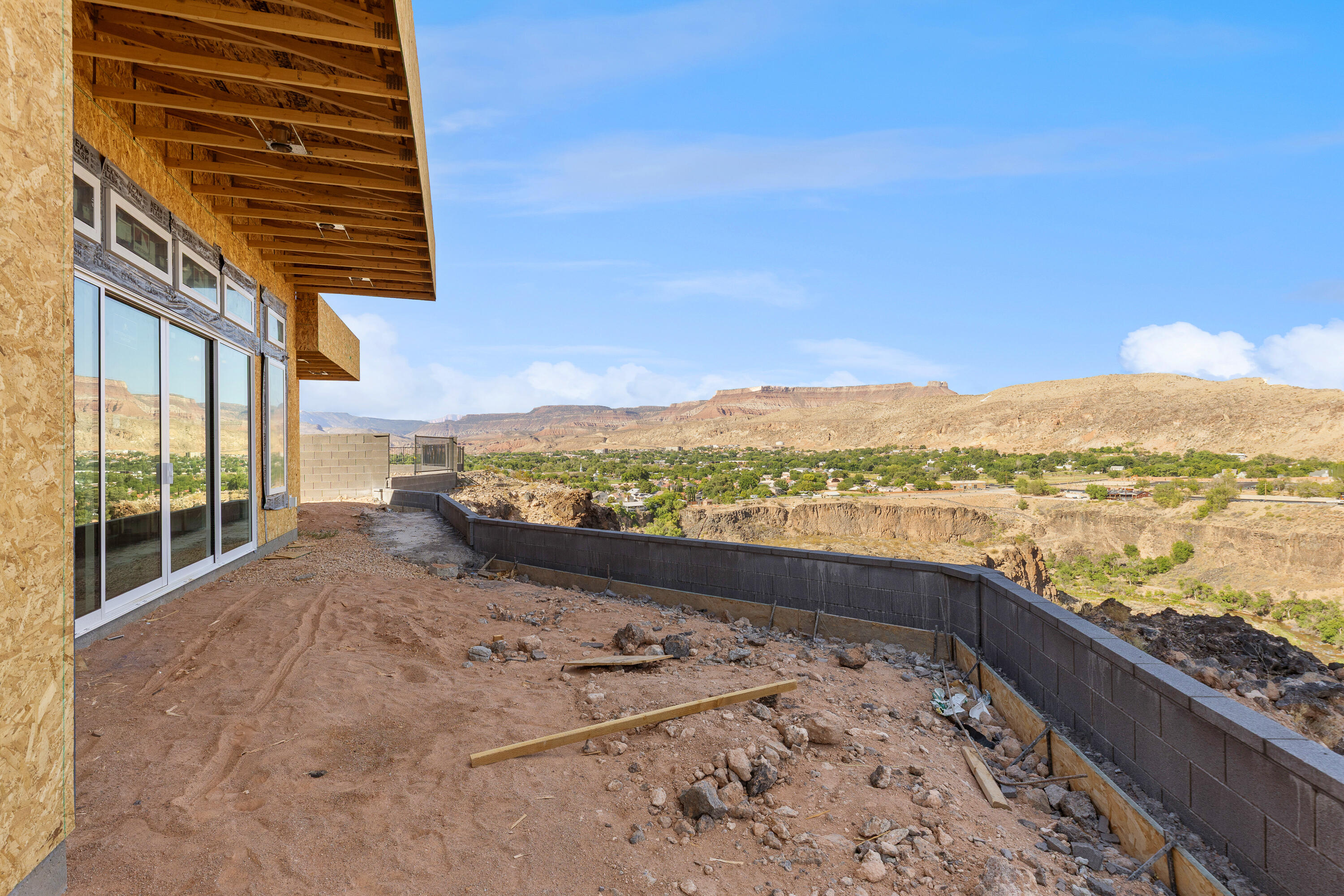 FALCON RIDGE - Residential