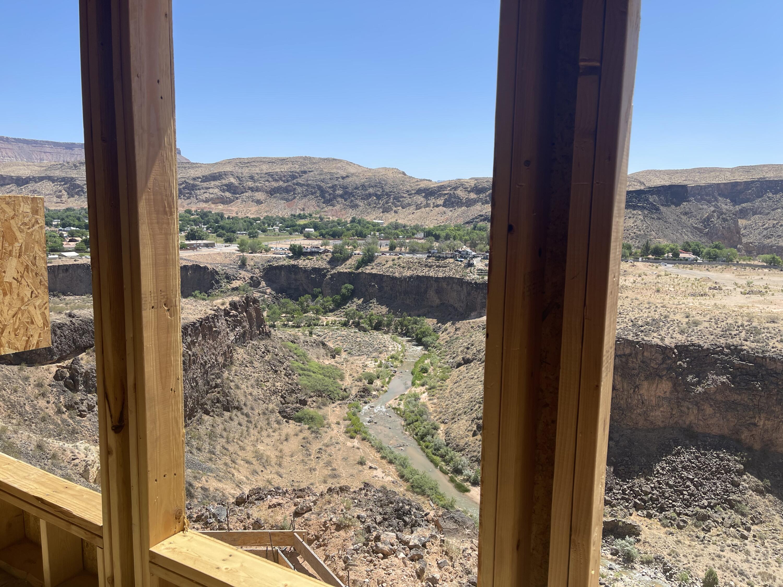 FALCON RIDGE - Residential