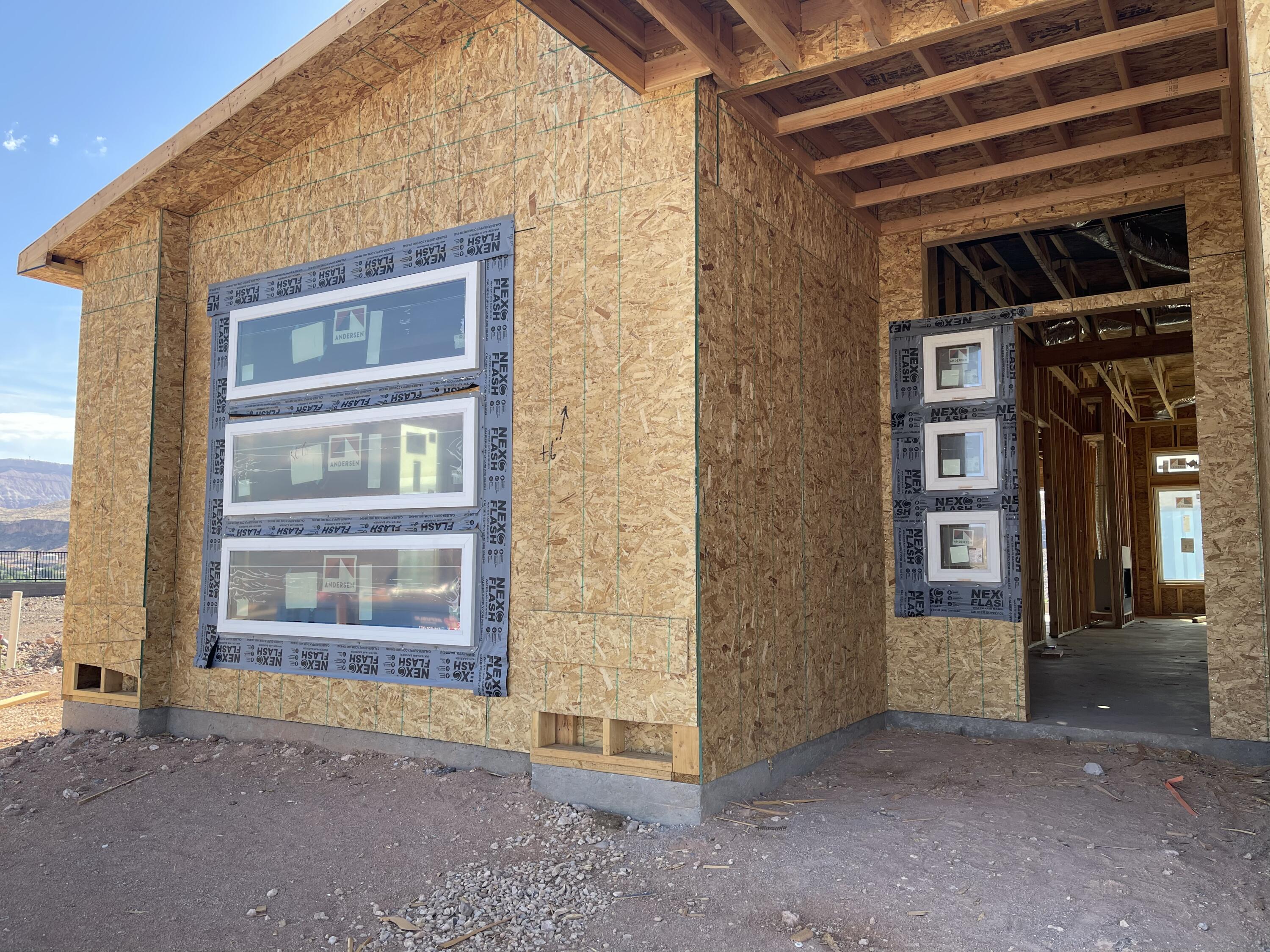 FALCON RIDGE - Residential