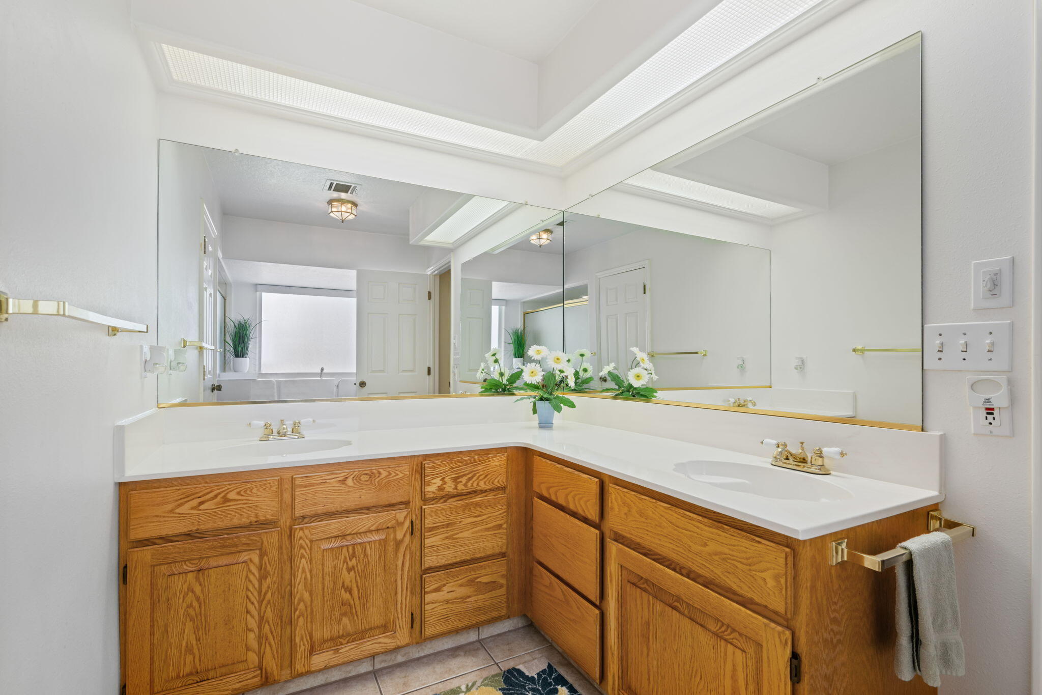 BLOOMINGTON KNOLLS TOWNHOMES - Residential