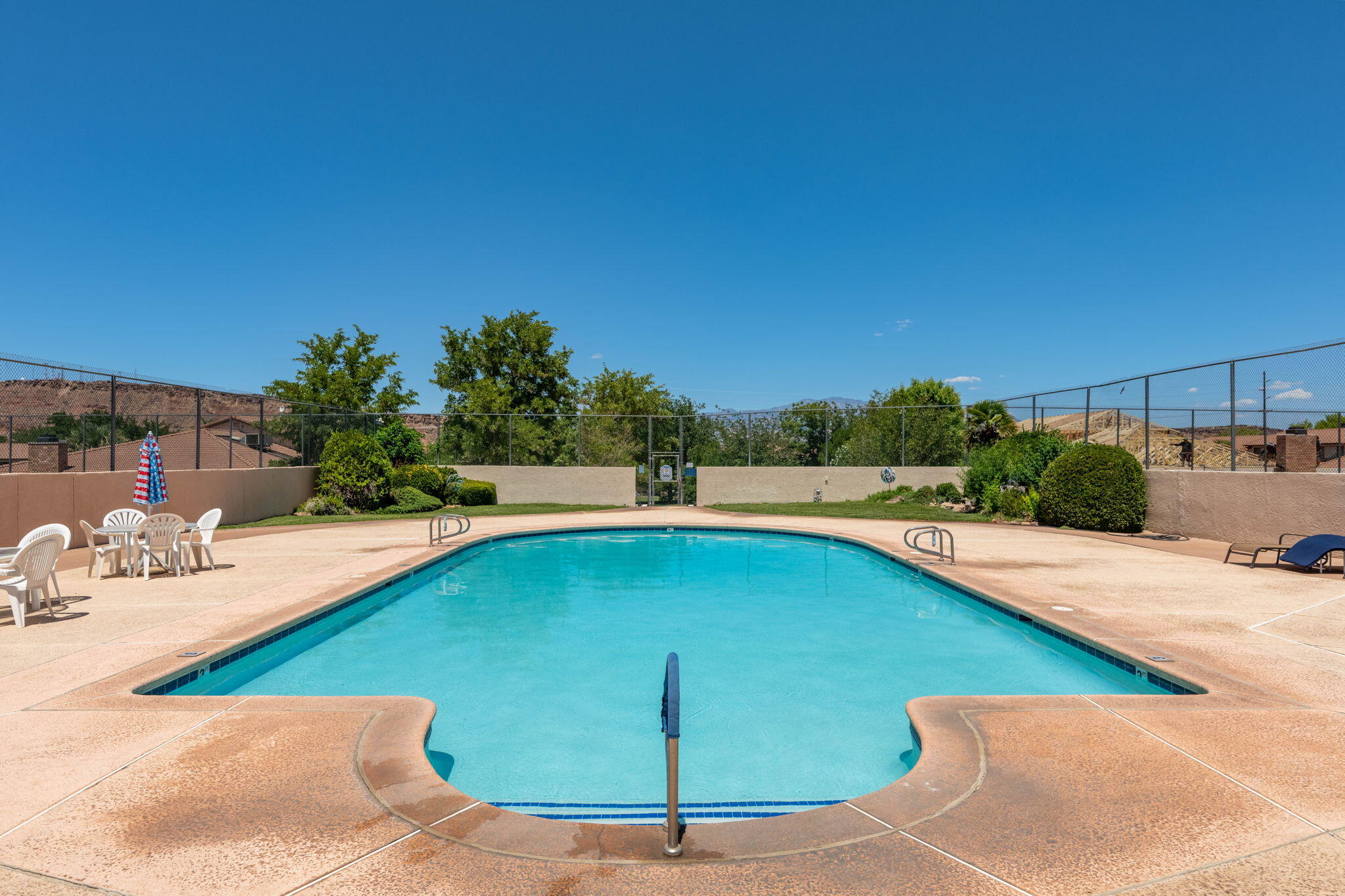 BLOOMINGTON KNOLLS TOWNHOMES - Residential