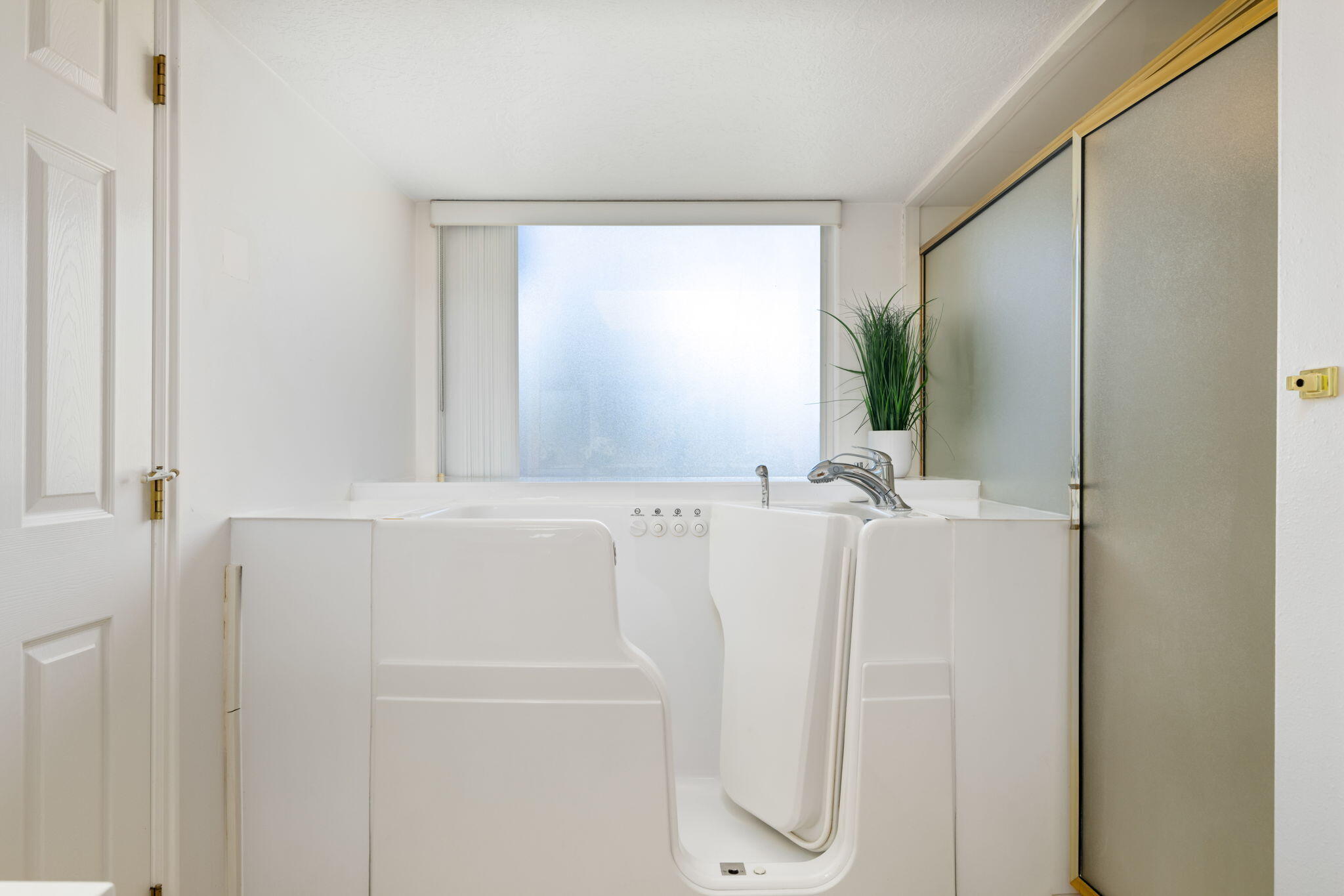 BLOOMINGTON KNOLLS TOWNHOMES - Residential