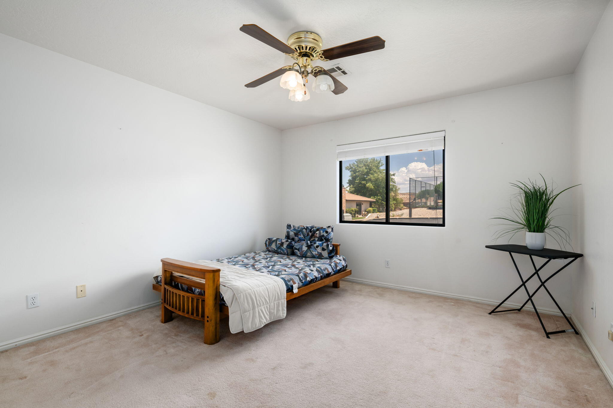 BLOOMINGTON KNOLLS TOWNHOMES - Residential