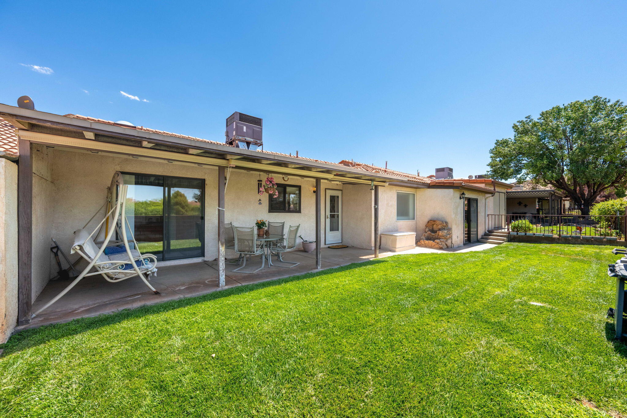 BLOOMINGTON KNOLLS TOWNHOMES - Residential