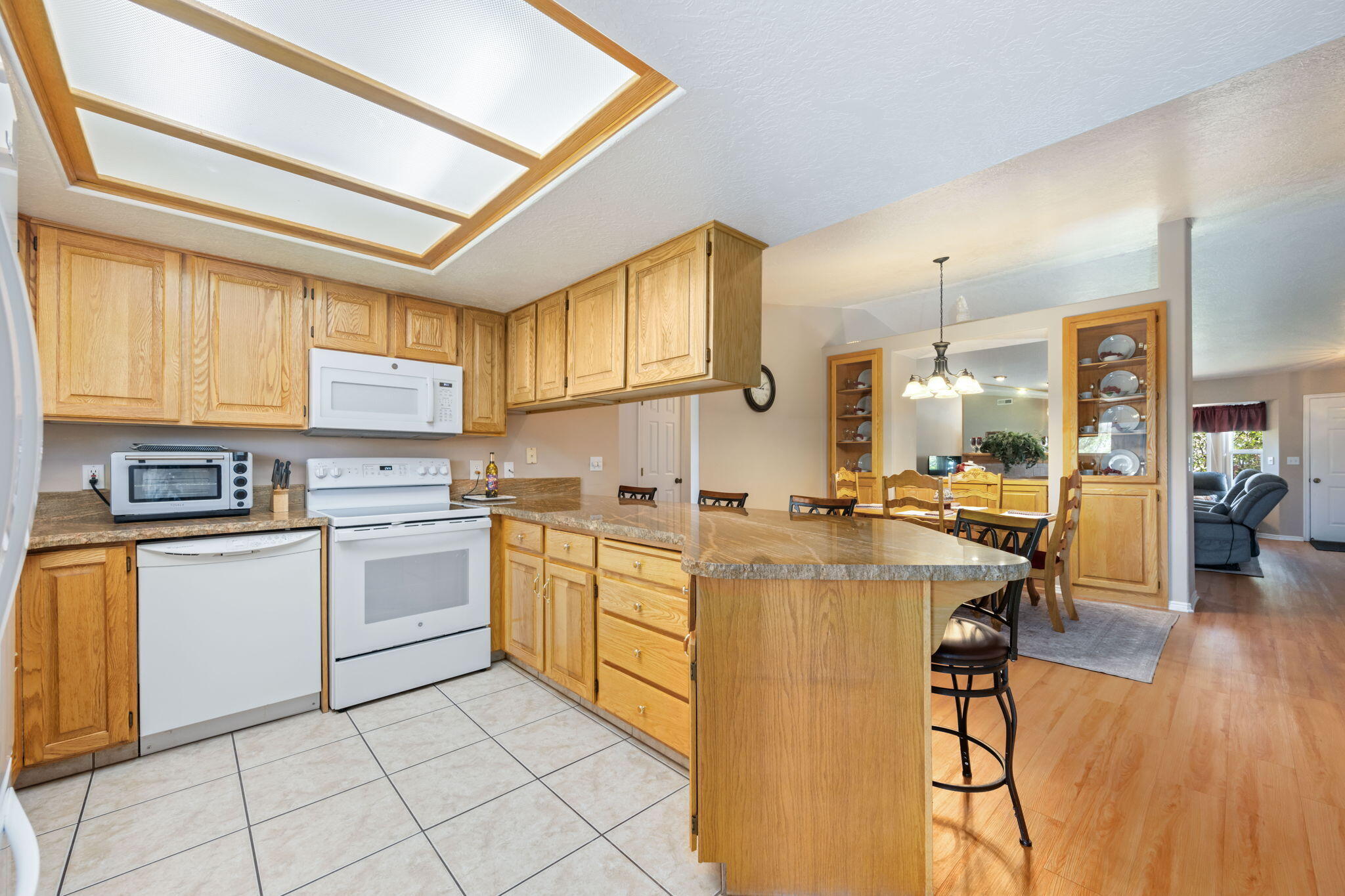 BLOOMINGTON KNOLLS TOWNHOMES - Residential