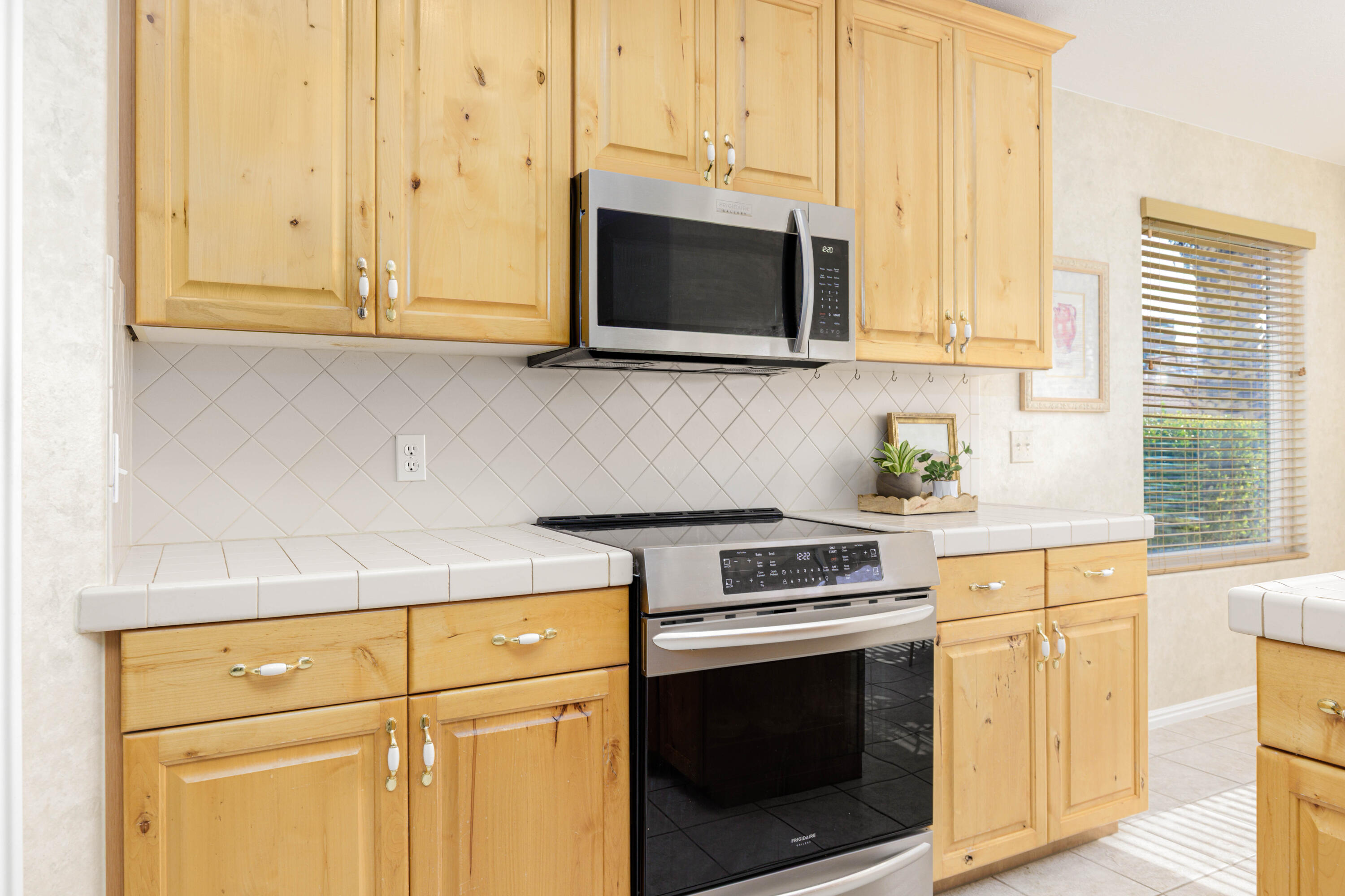 PADRE LAKES TOWNHOMES - Residential