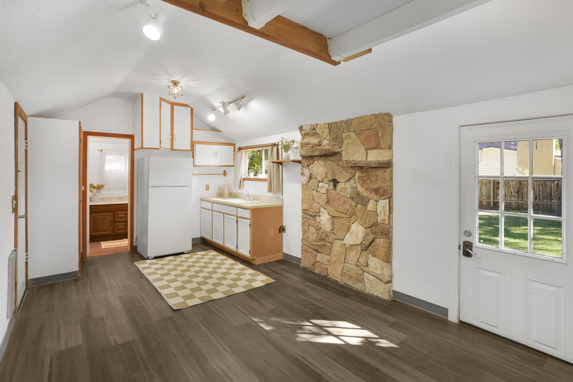 ROCKVILLE TOWNSITE - Residential