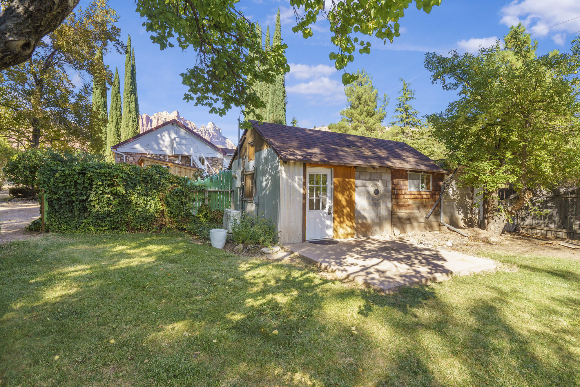 ROCKVILLE TOWNSITE - Residential