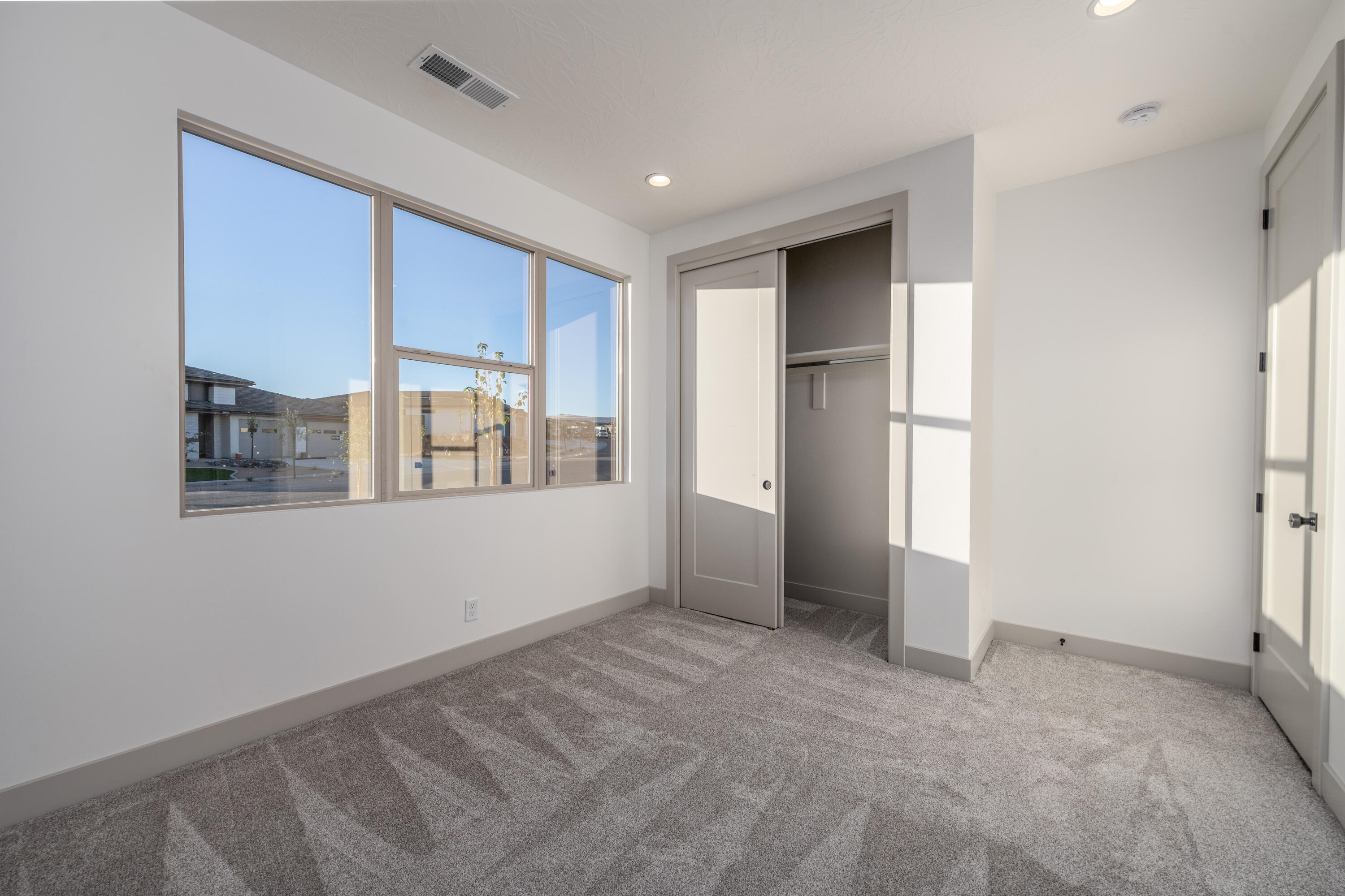 SOLIS AT CORAL CANYON - Residential