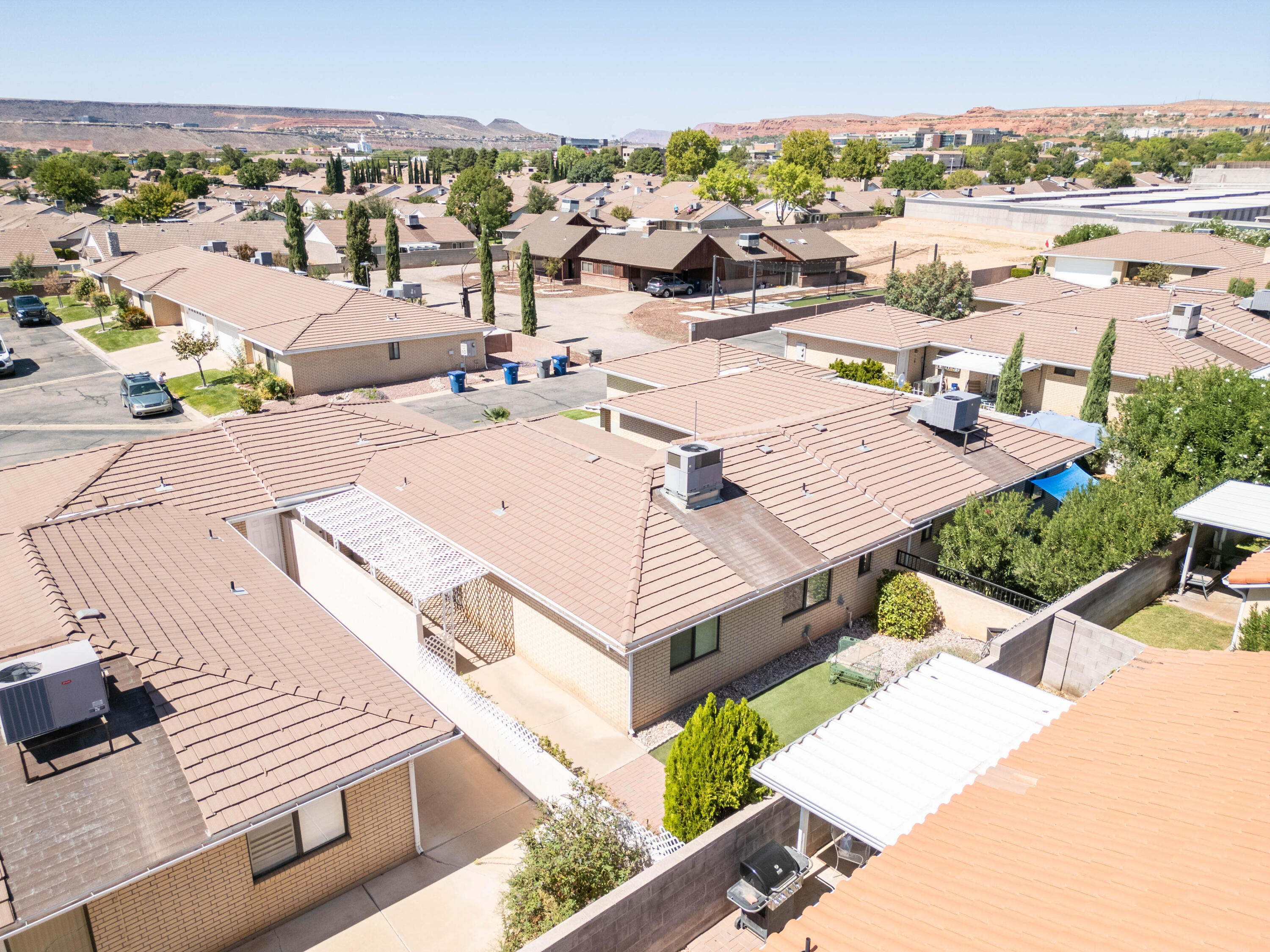 PALM MEADOWS TOWNHOMES - Residential