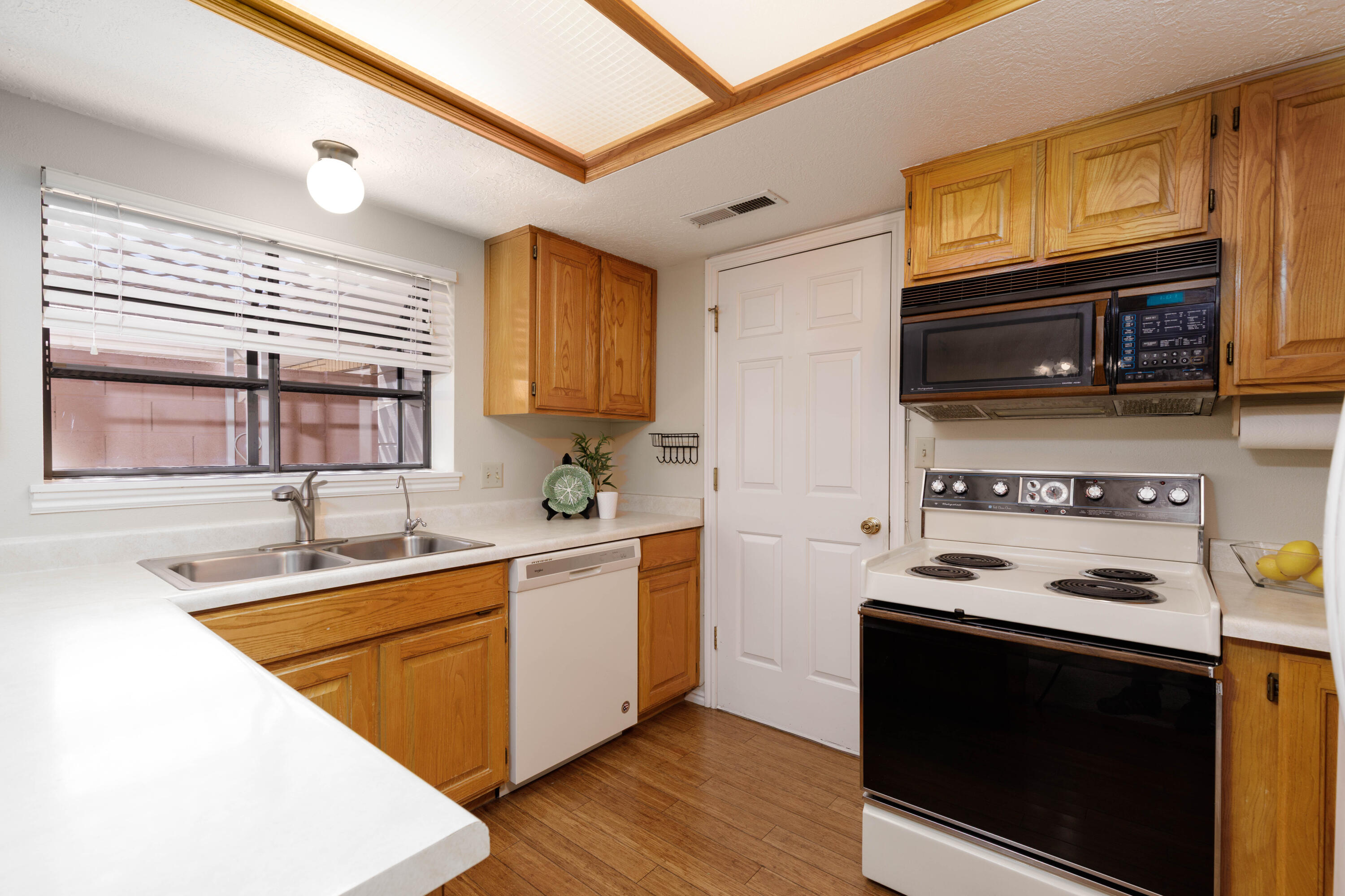 PALM MEADOWS TOWNHOMES - Residential