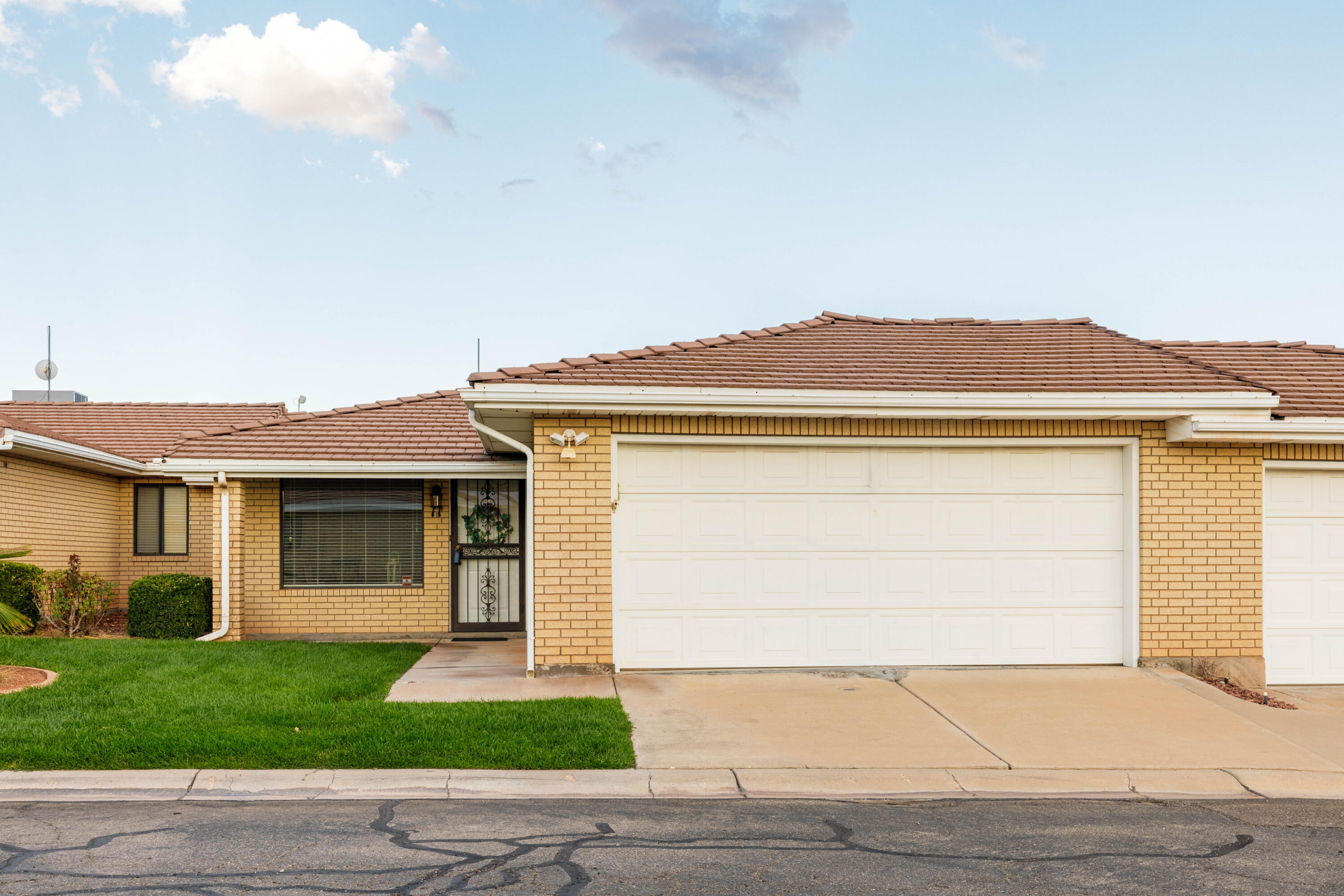 PALM MEADOWS TOWNHOMES - Residential