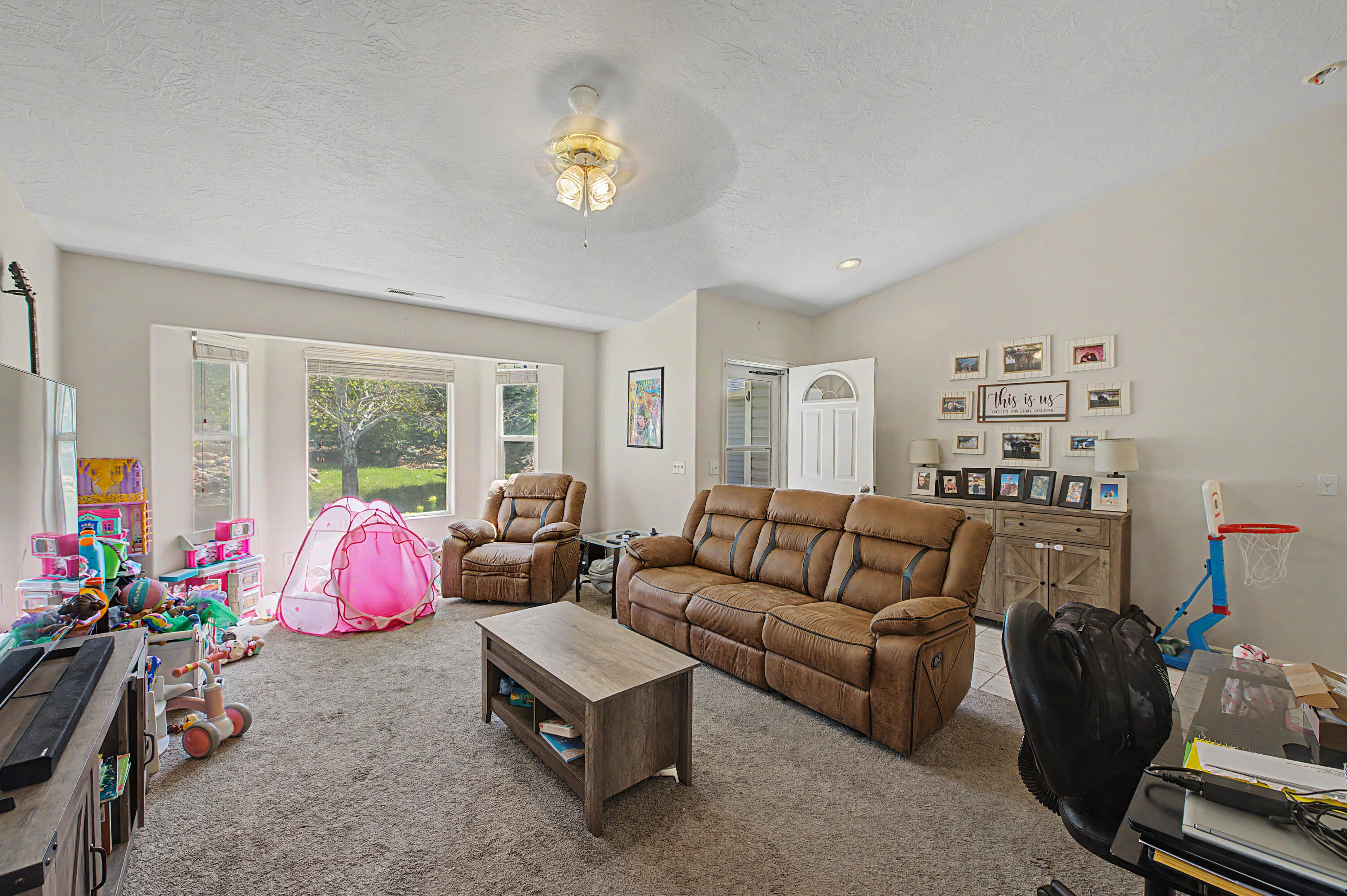 DIXIE DEER ESTATES - Residential