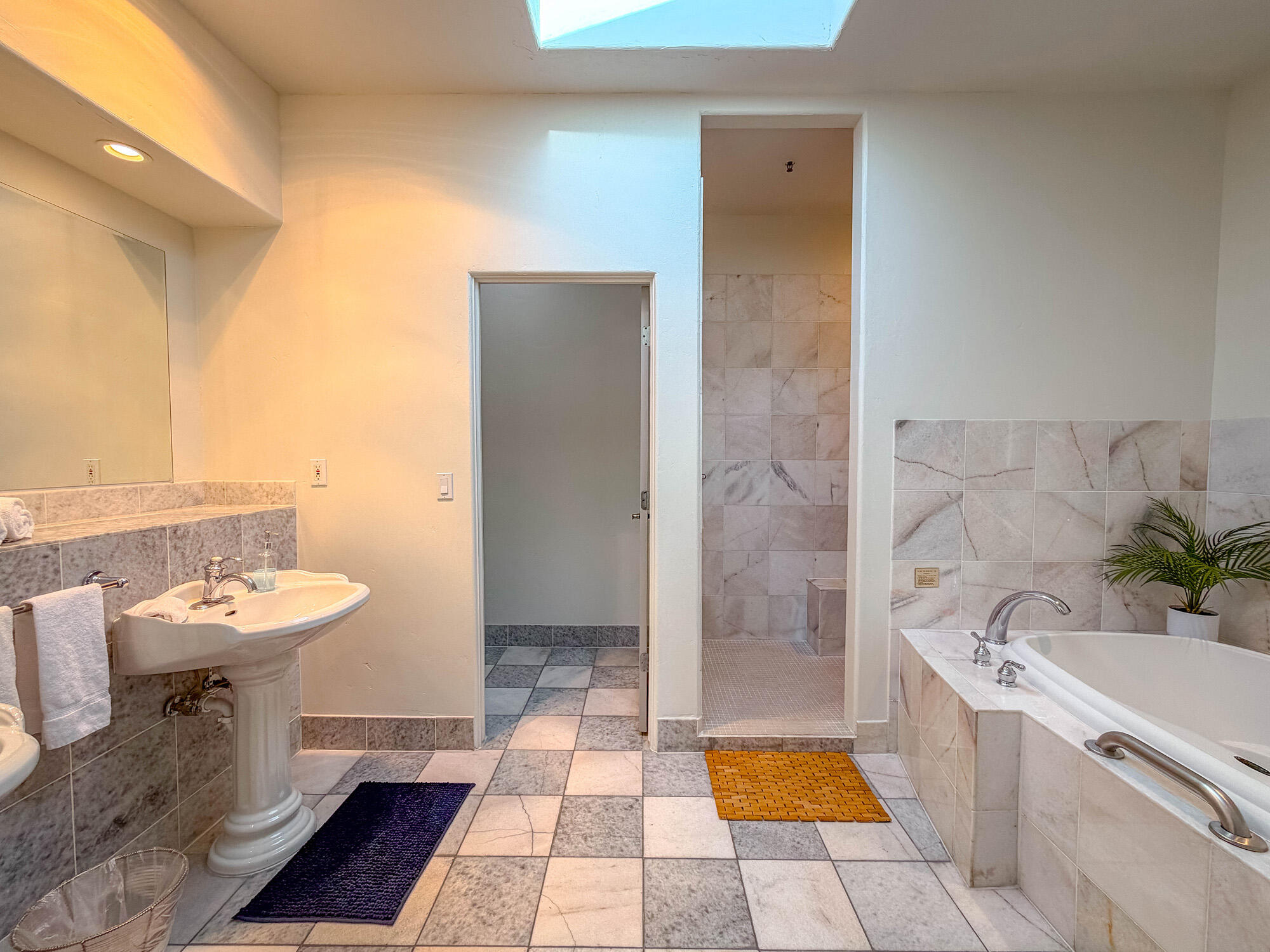 AMIRA AT GREEN VALLEY - Residential