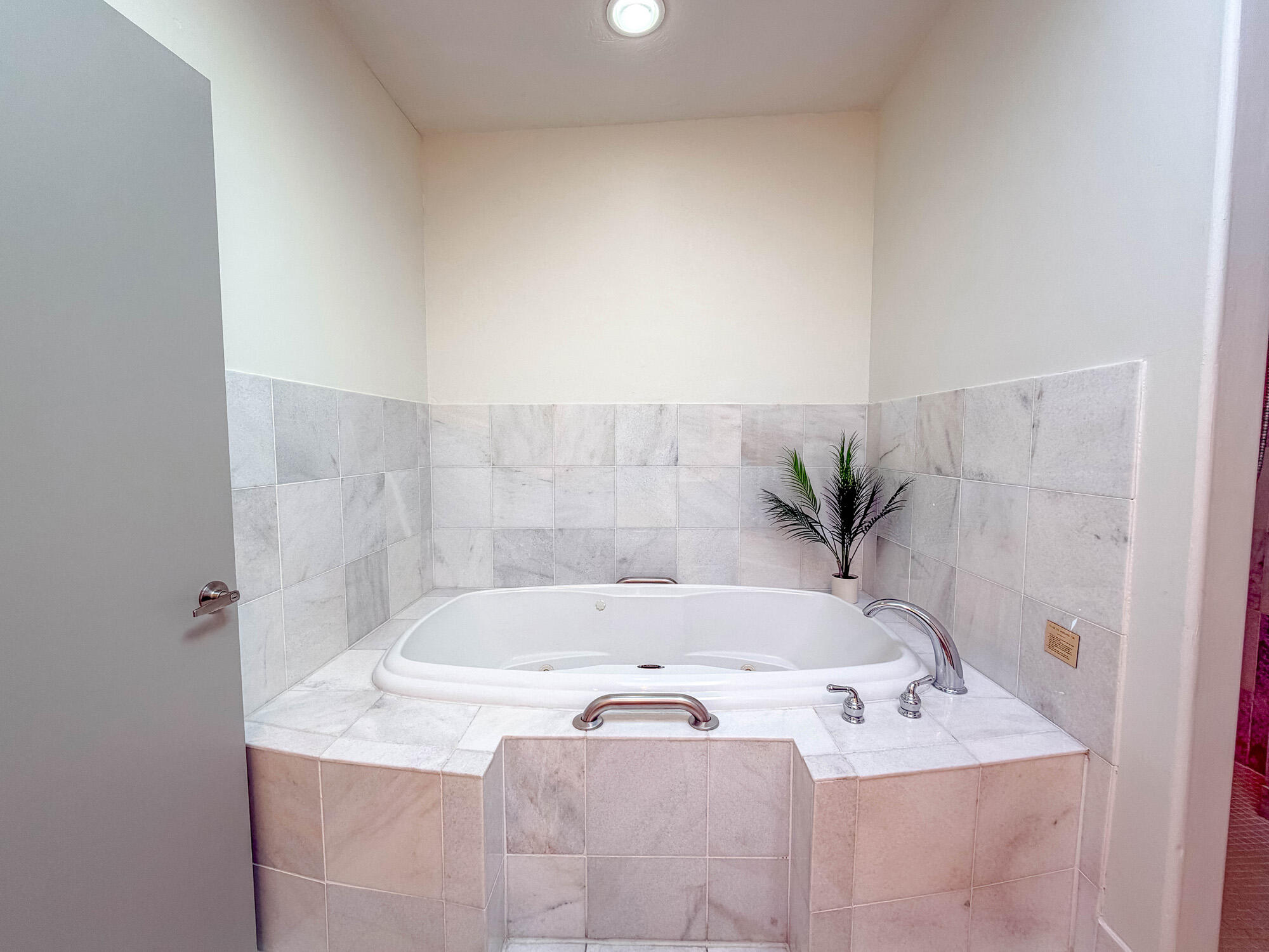 AMIRA AT GREEN VALLEY - Residential