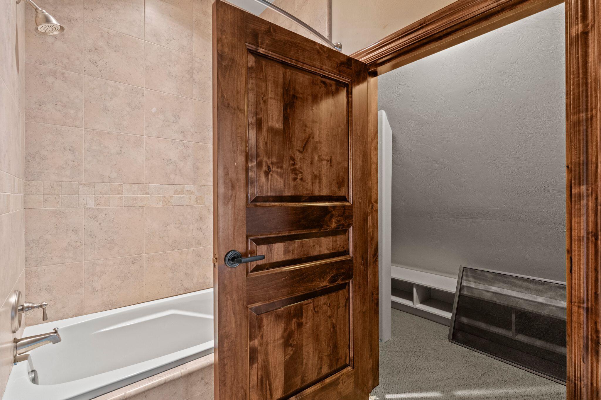 WOODS AT VALLEY VIEW - Residential