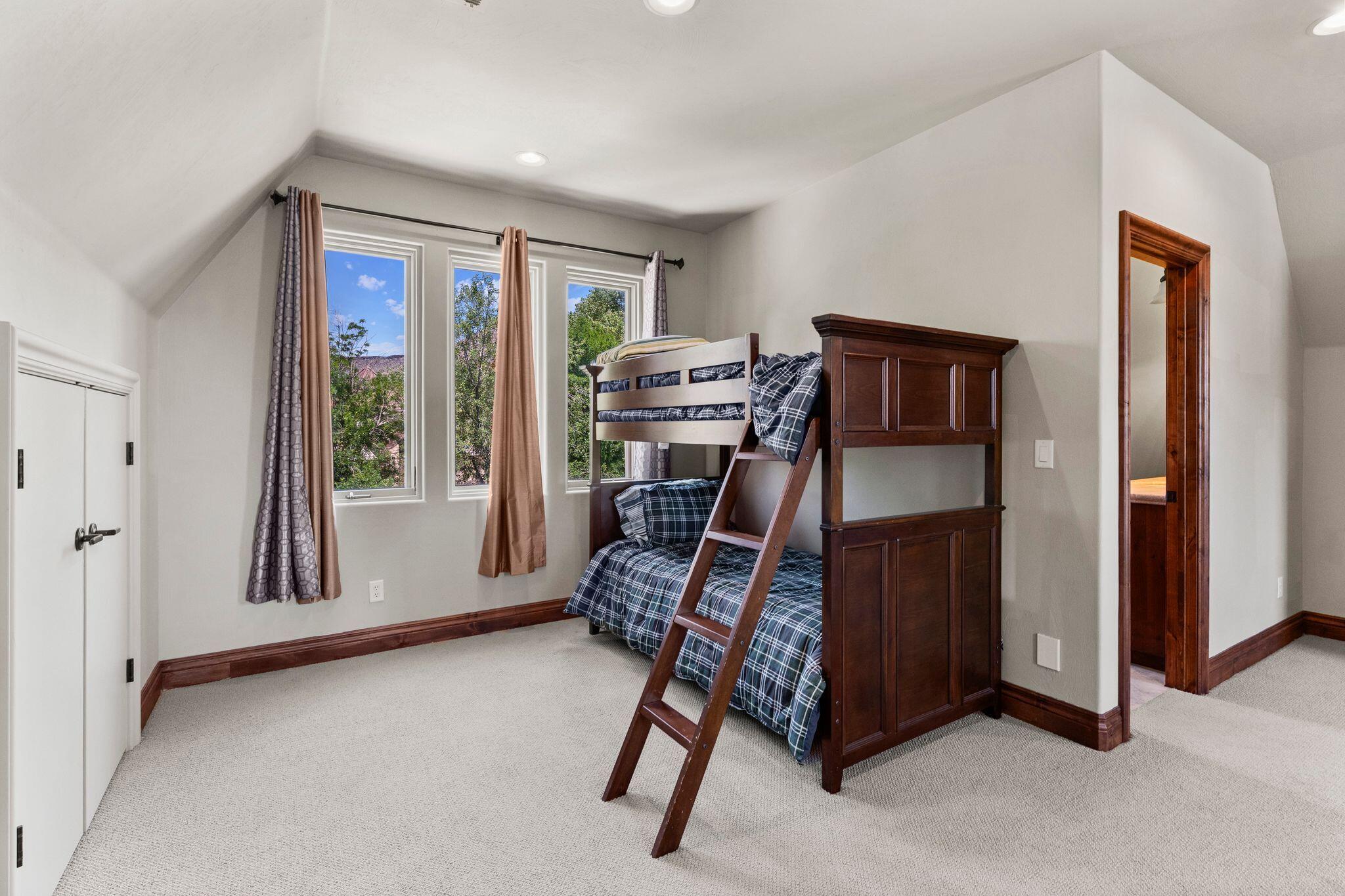 WOODS AT VALLEY VIEW - Residential