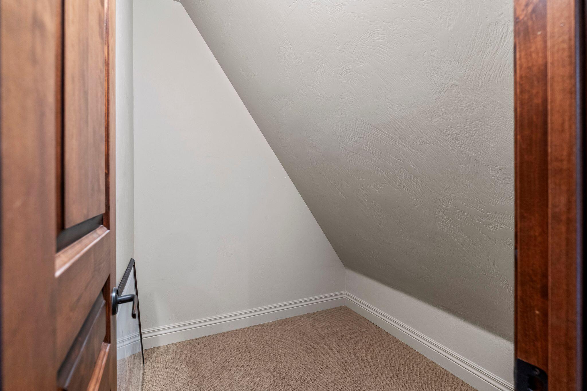 WOODS AT VALLEY VIEW - Residential