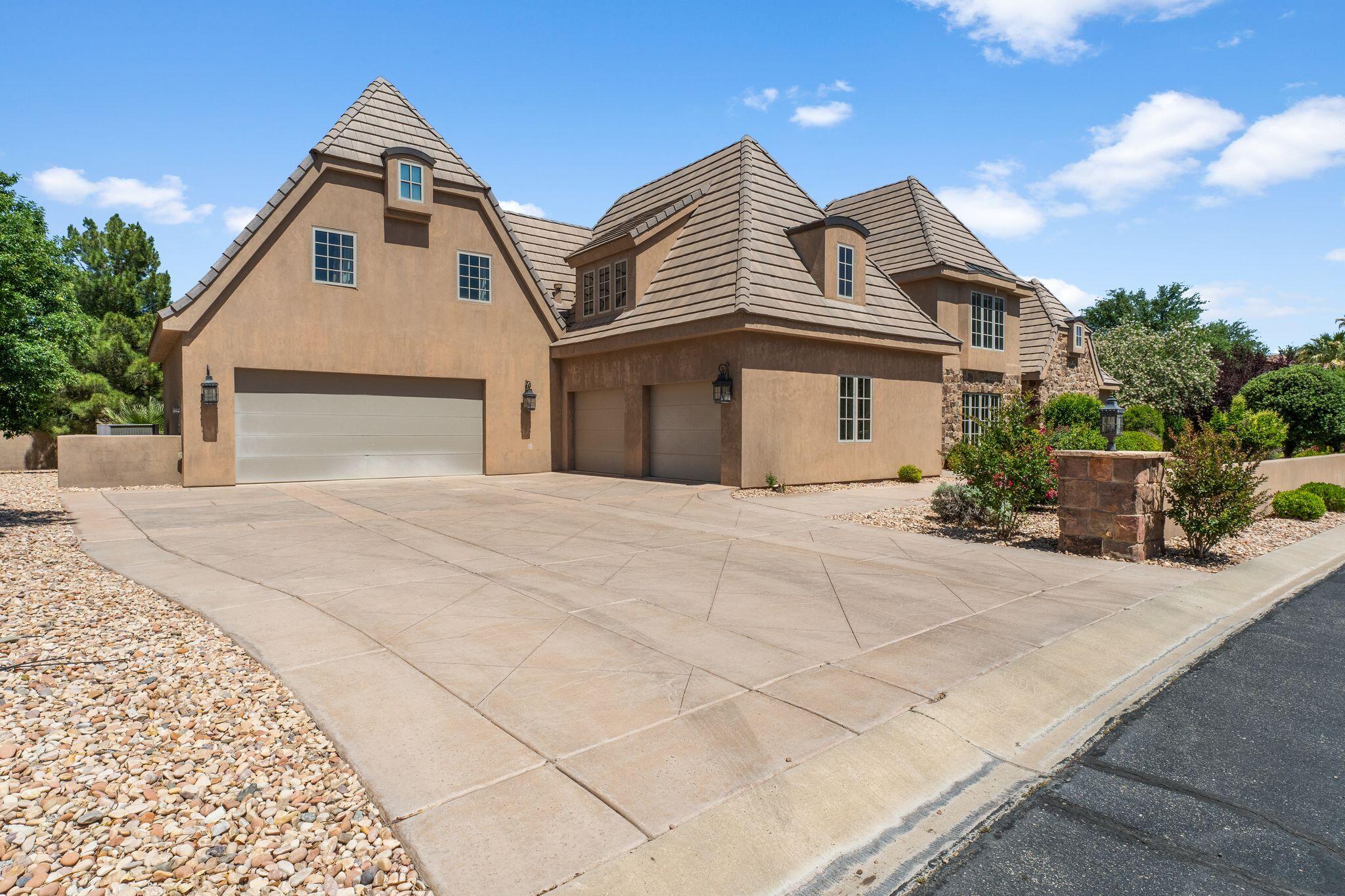 WOODS AT VALLEY VIEW - Residential