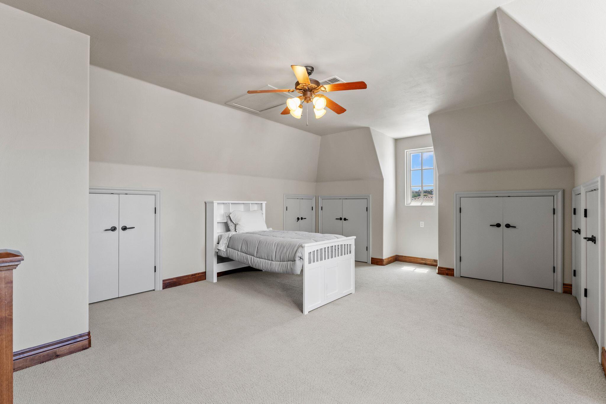 WOODS AT VALLEY VIEW - Residential